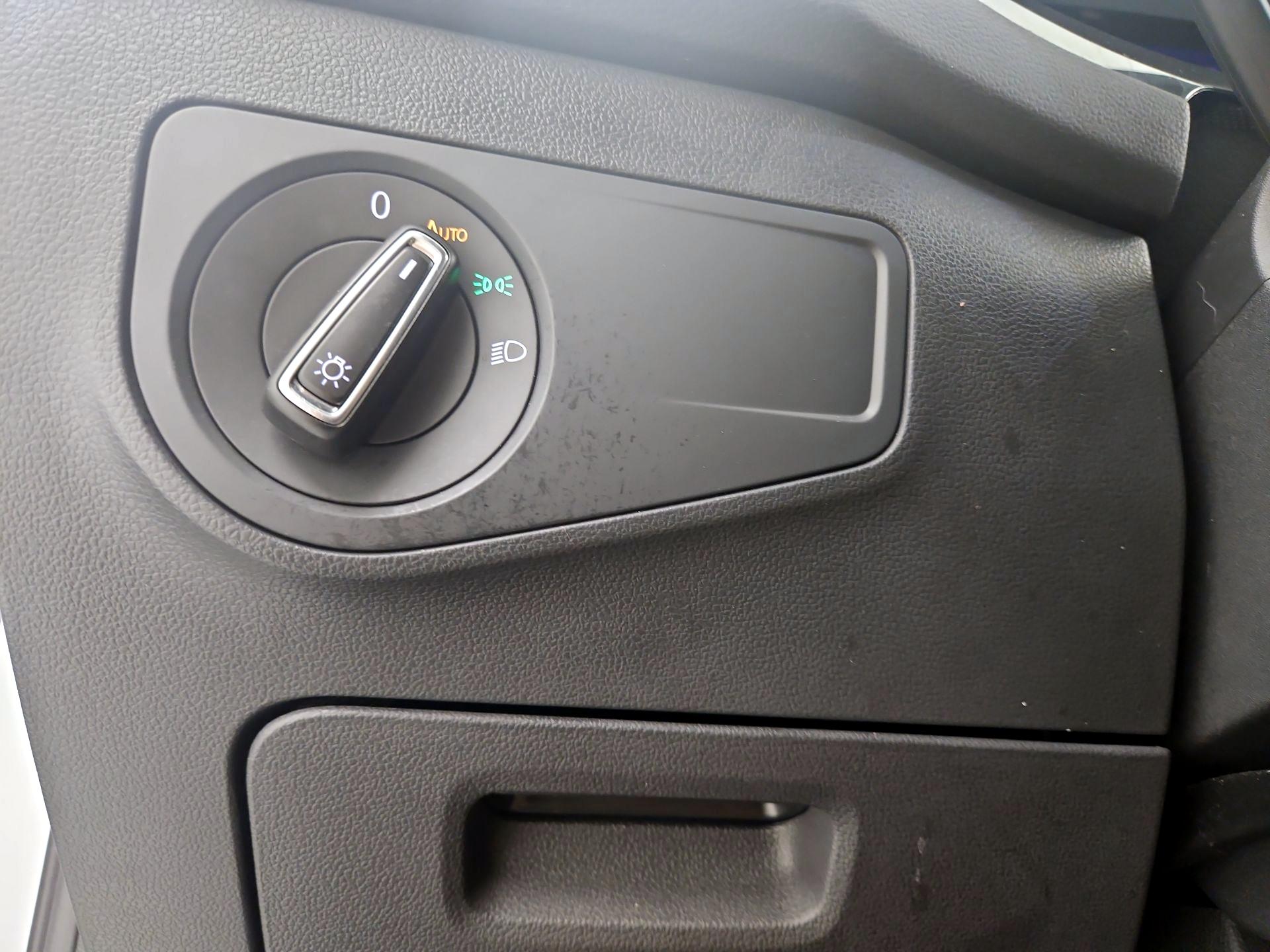 Thumbnail: 2023 Volkswagen Tiguan - 13