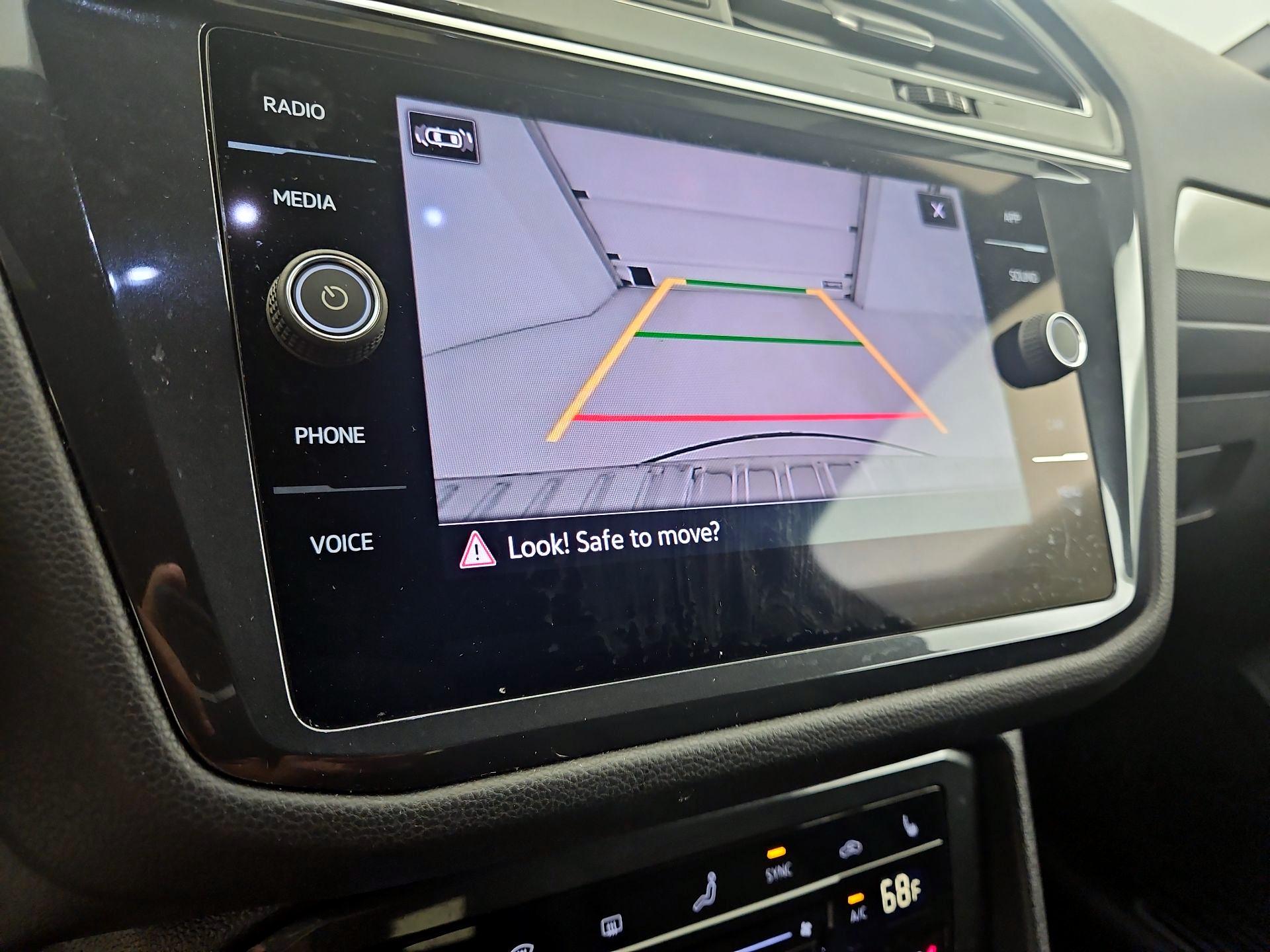 Thumbnail: 2023 Volkswagen Tiguan - 14