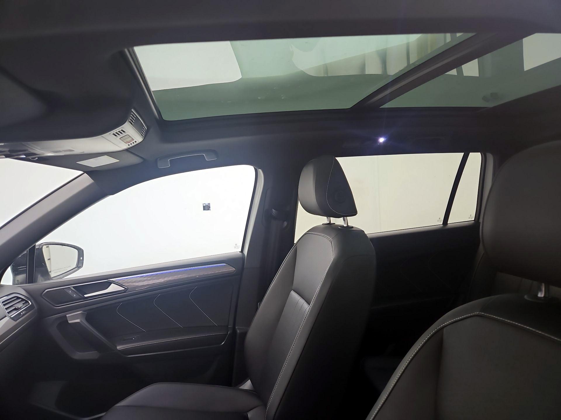 Thumbnail: 2023 Volkswagen Tiguan - 19