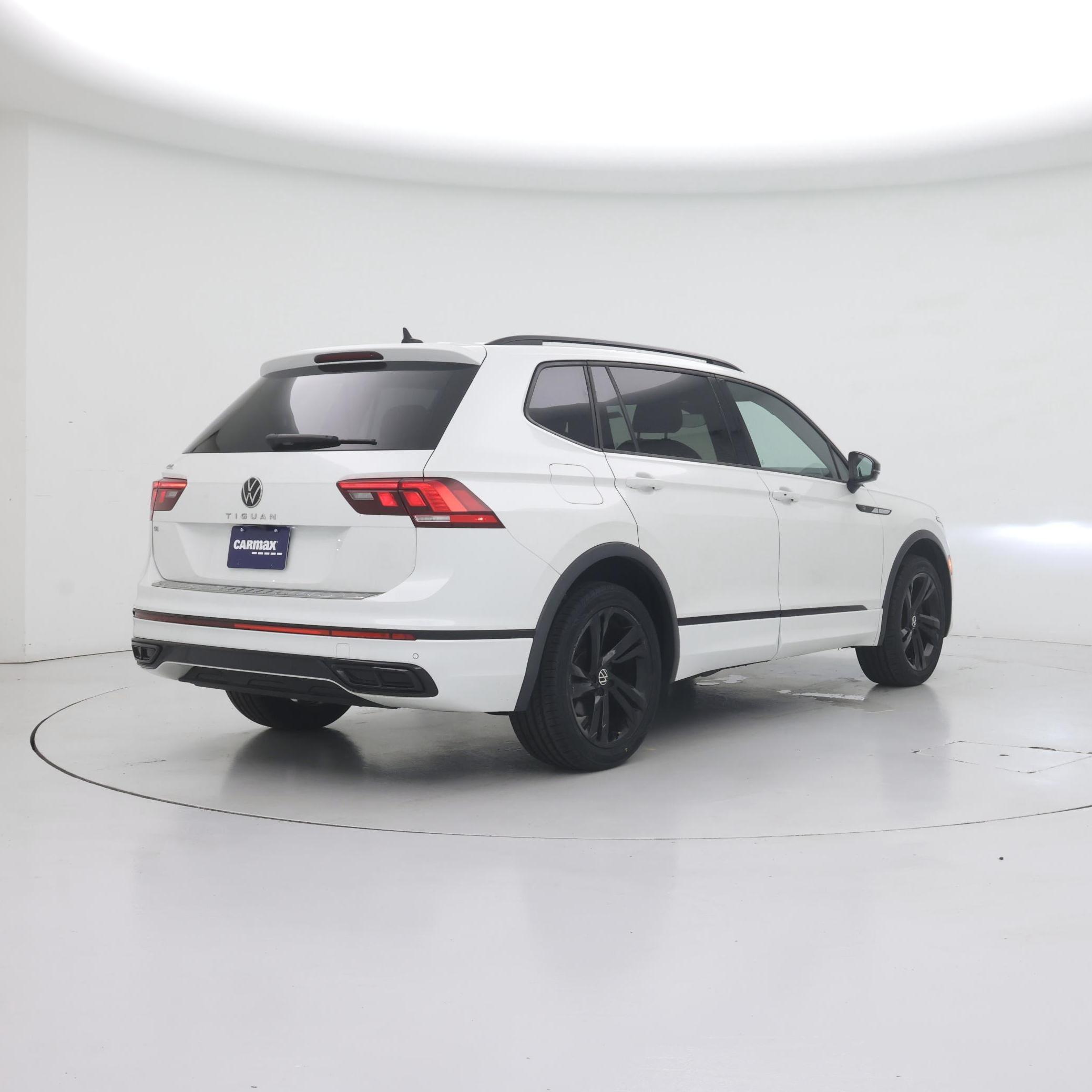 Thumbnail: 2023 Volkswagen Tiguan - 8