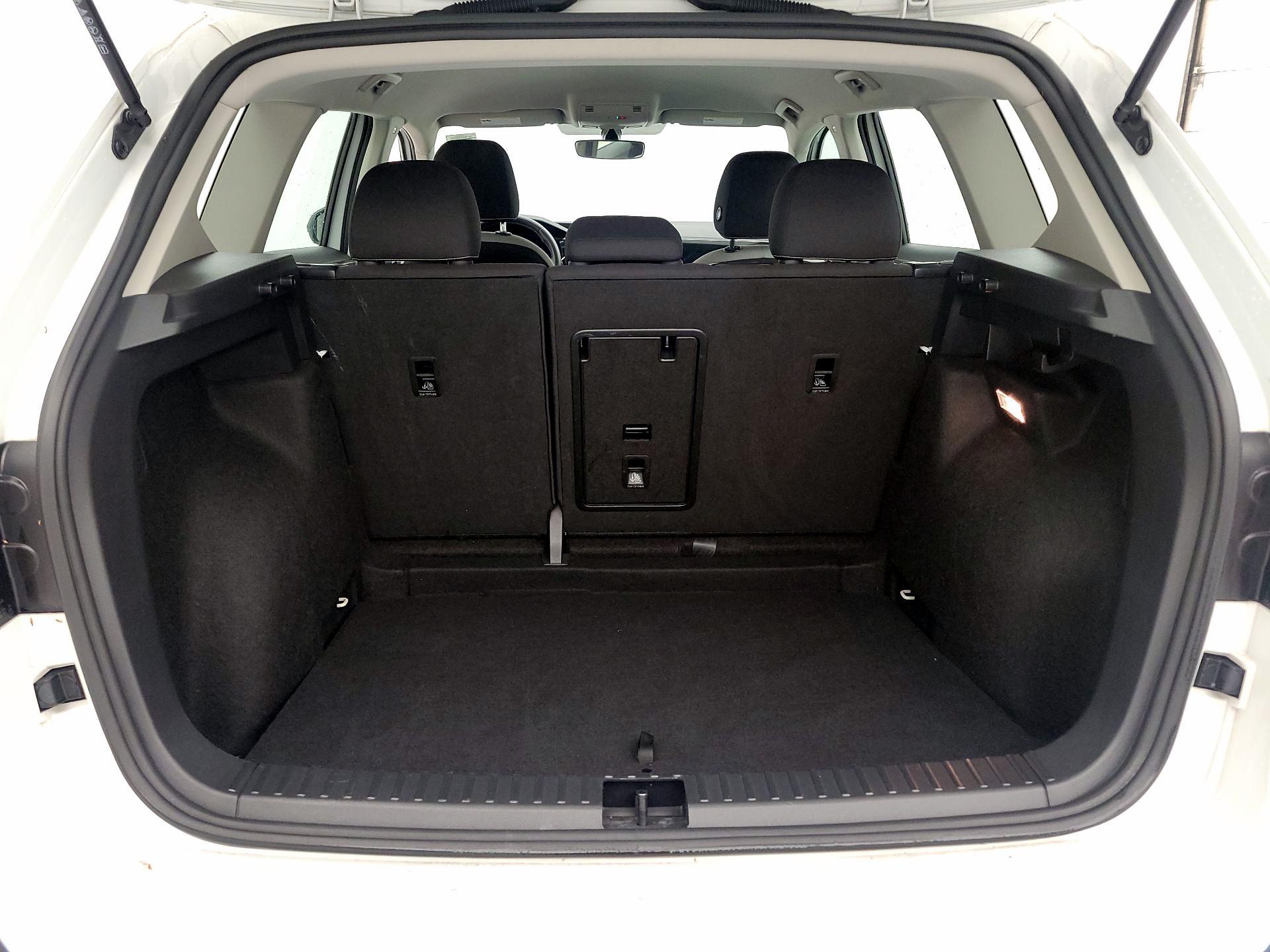 Thumbnail: 2023 Volkswagen Taos - 20