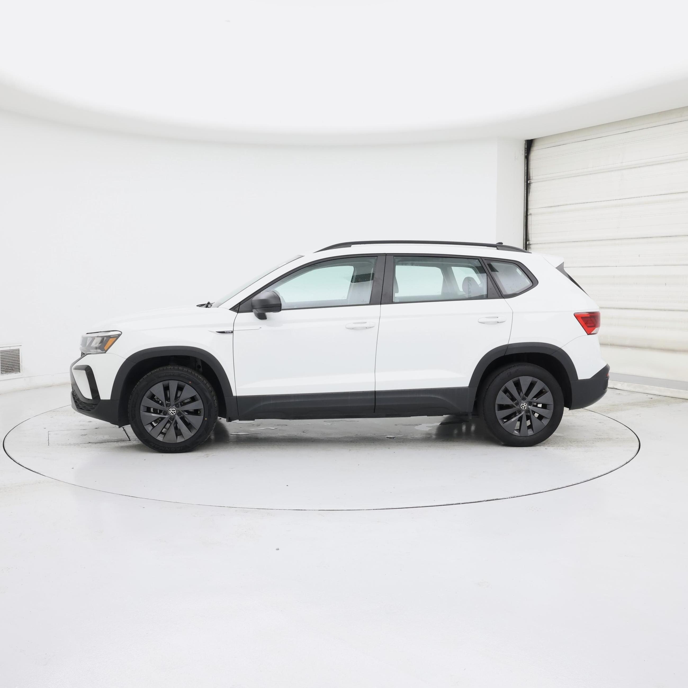 Thumbnail: 2023 Volkswagen Taos - 3