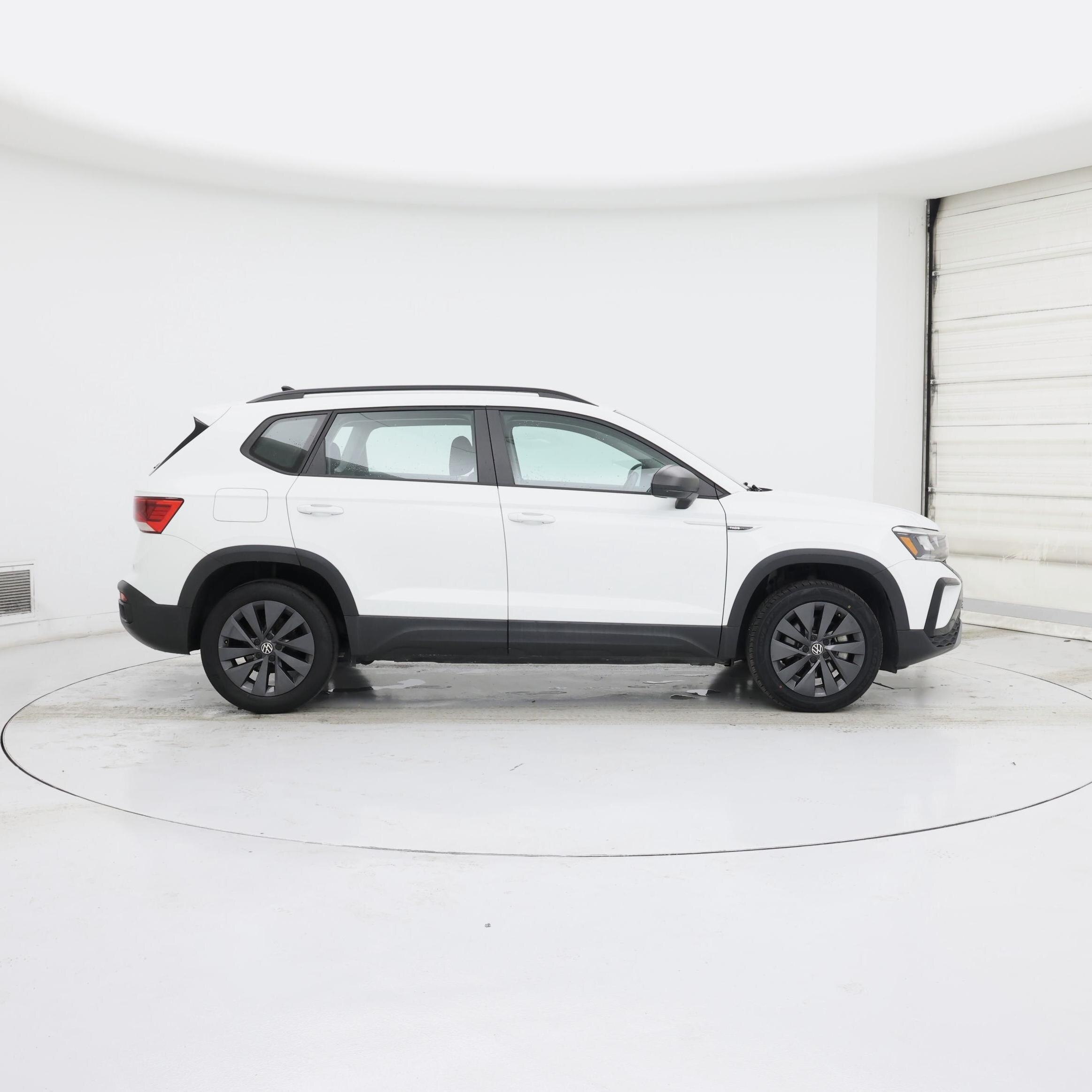 Thumbnail: 2023 Volkswagen Taos - 7