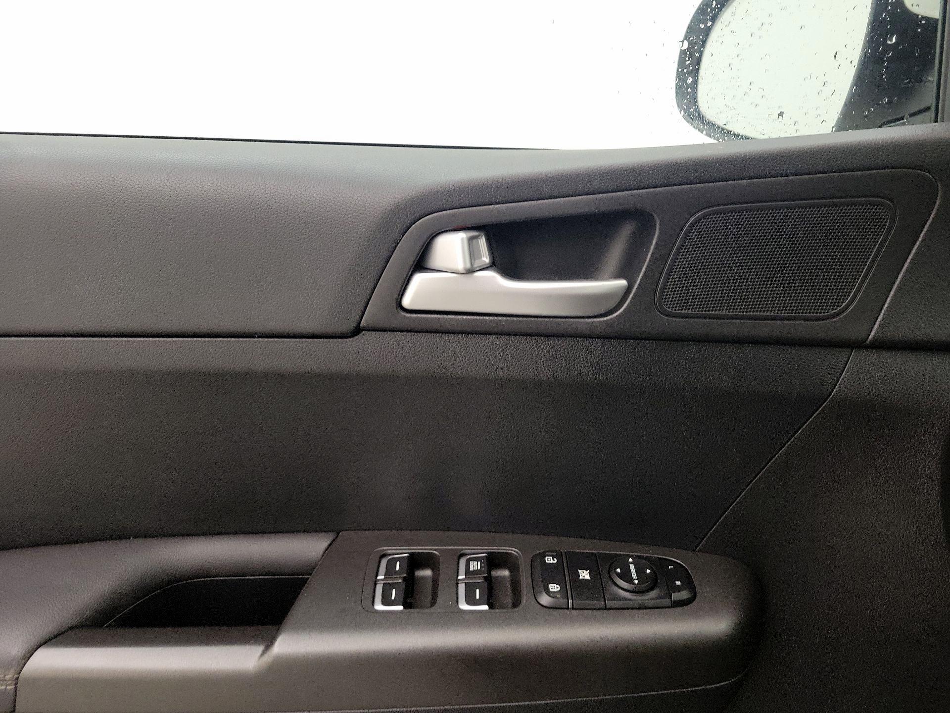 Thumbnail: 2021 Kia Sportage - 12
