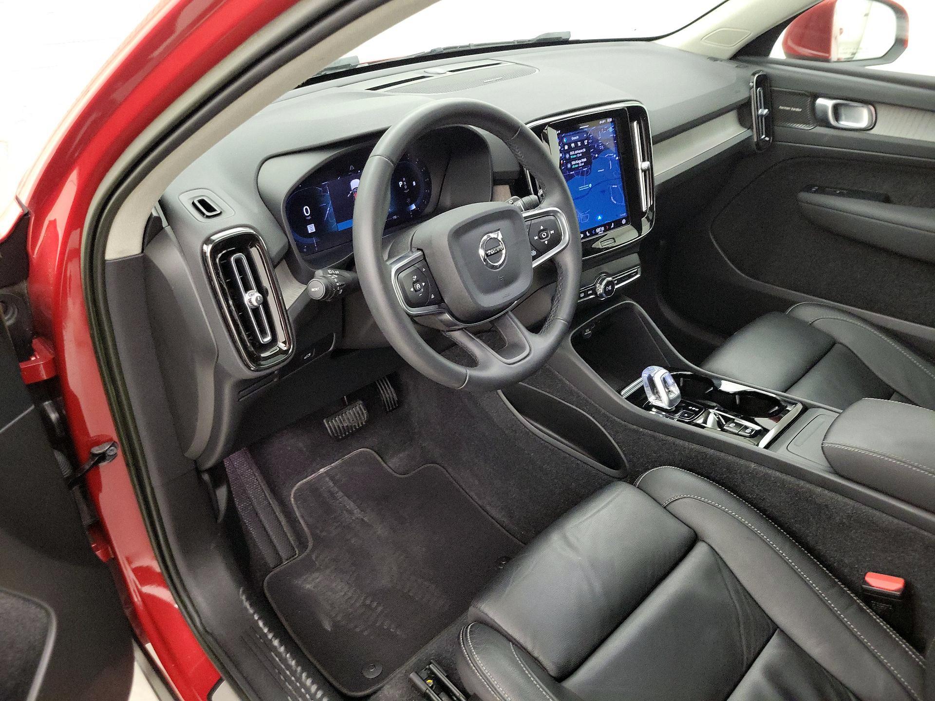 Thumbnail: 2023 Volvo XC40 - 11
