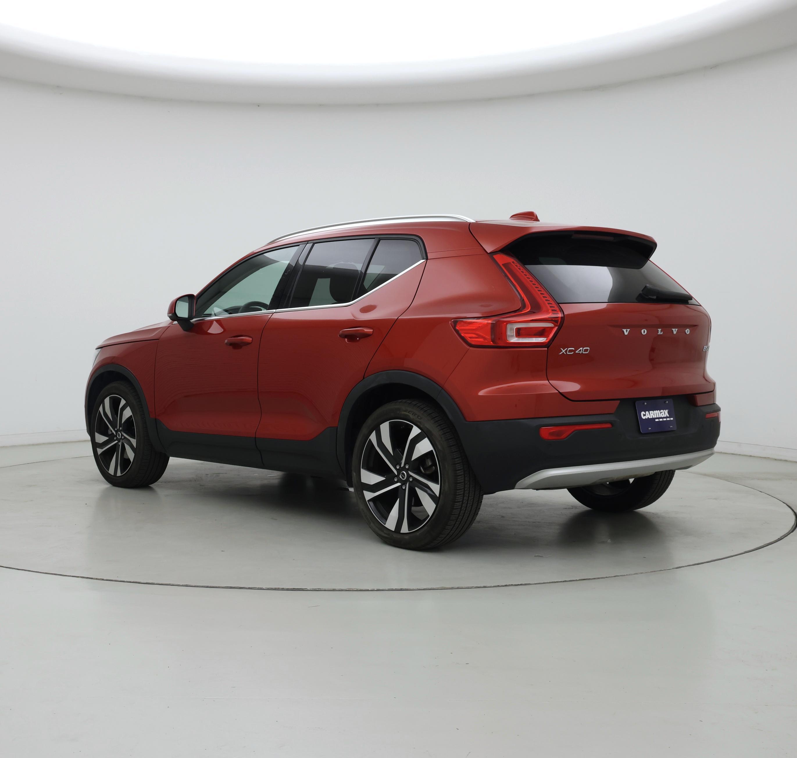 Thumbnail: 2023 Volvo XC40 - 2