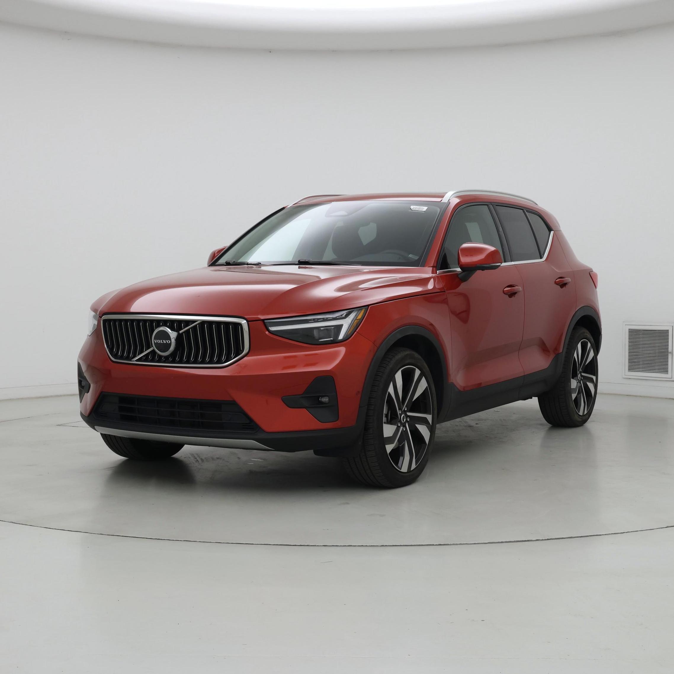Thumbnail: 2023 Volvo XC40 - 4