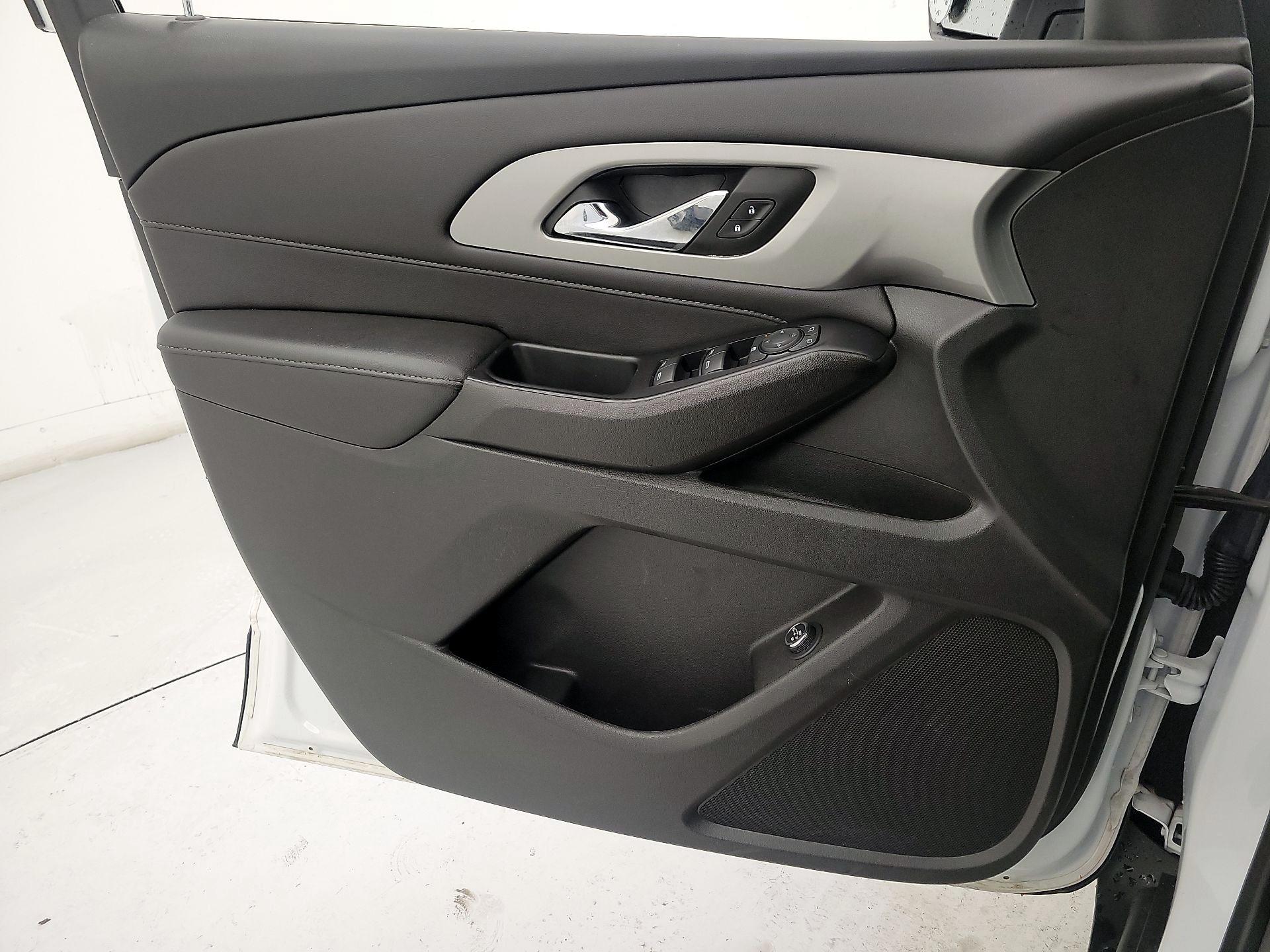 Thumbnail: 2023 Chevrolet Traverse - 12