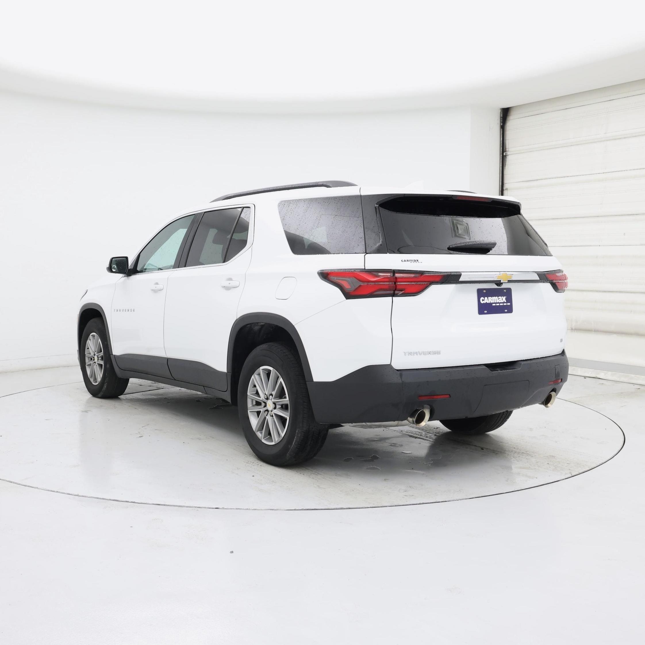 Thumbnail: 2023 Chevrolet Traverse - 2