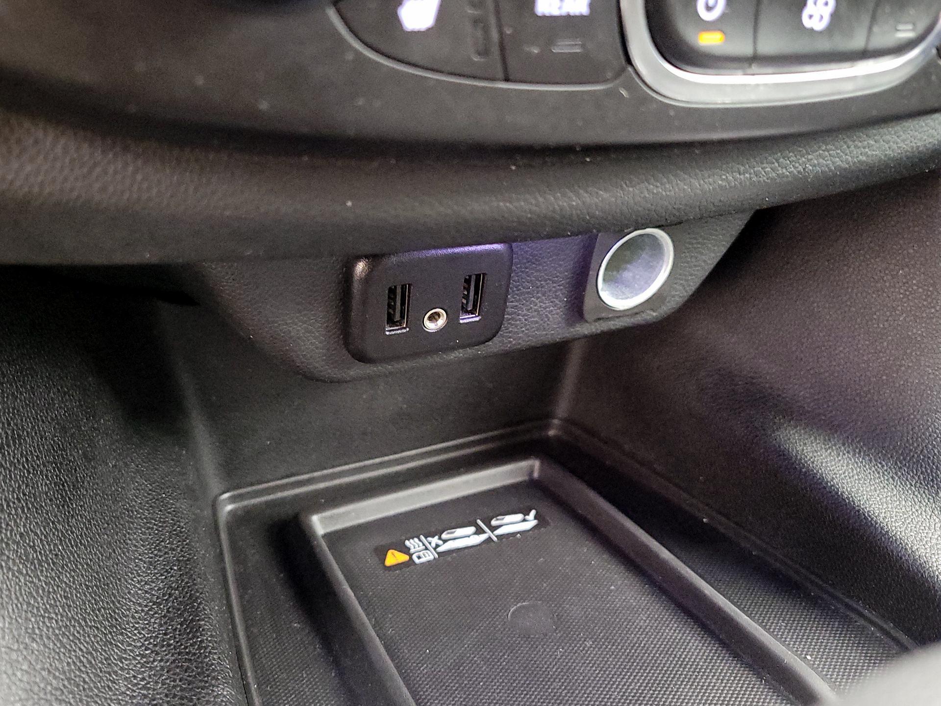 Thumbnail: 2023 Chevrolet Traverse - 19