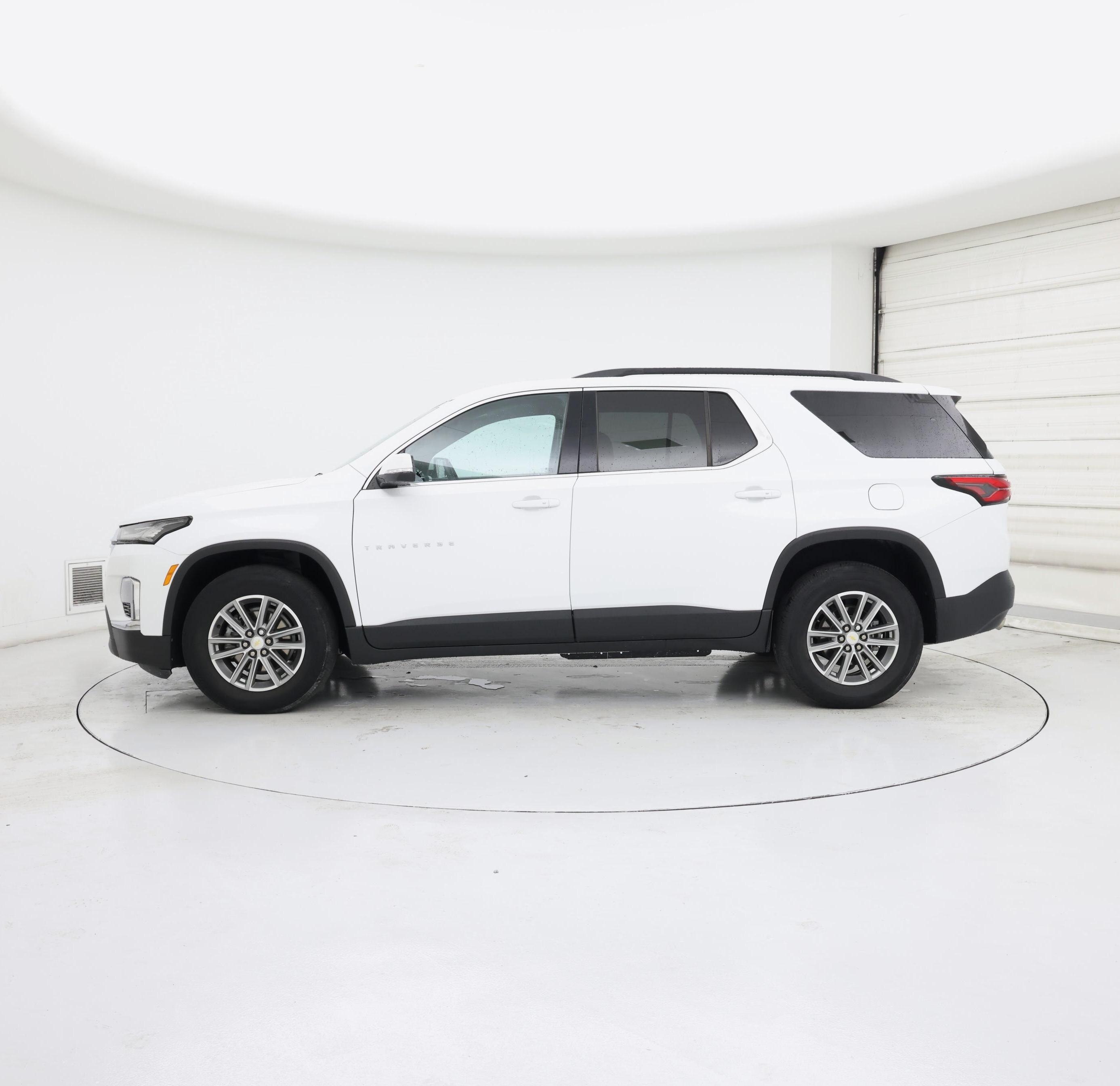 Thumbnail: 2023 Chevrolet Traverse - 3