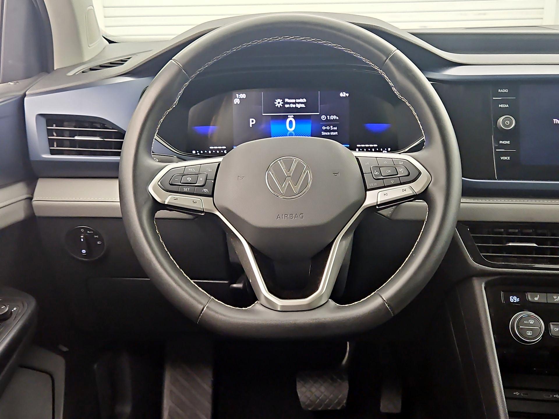 Thumbnail: 2024 Volkswagen Taos - 10