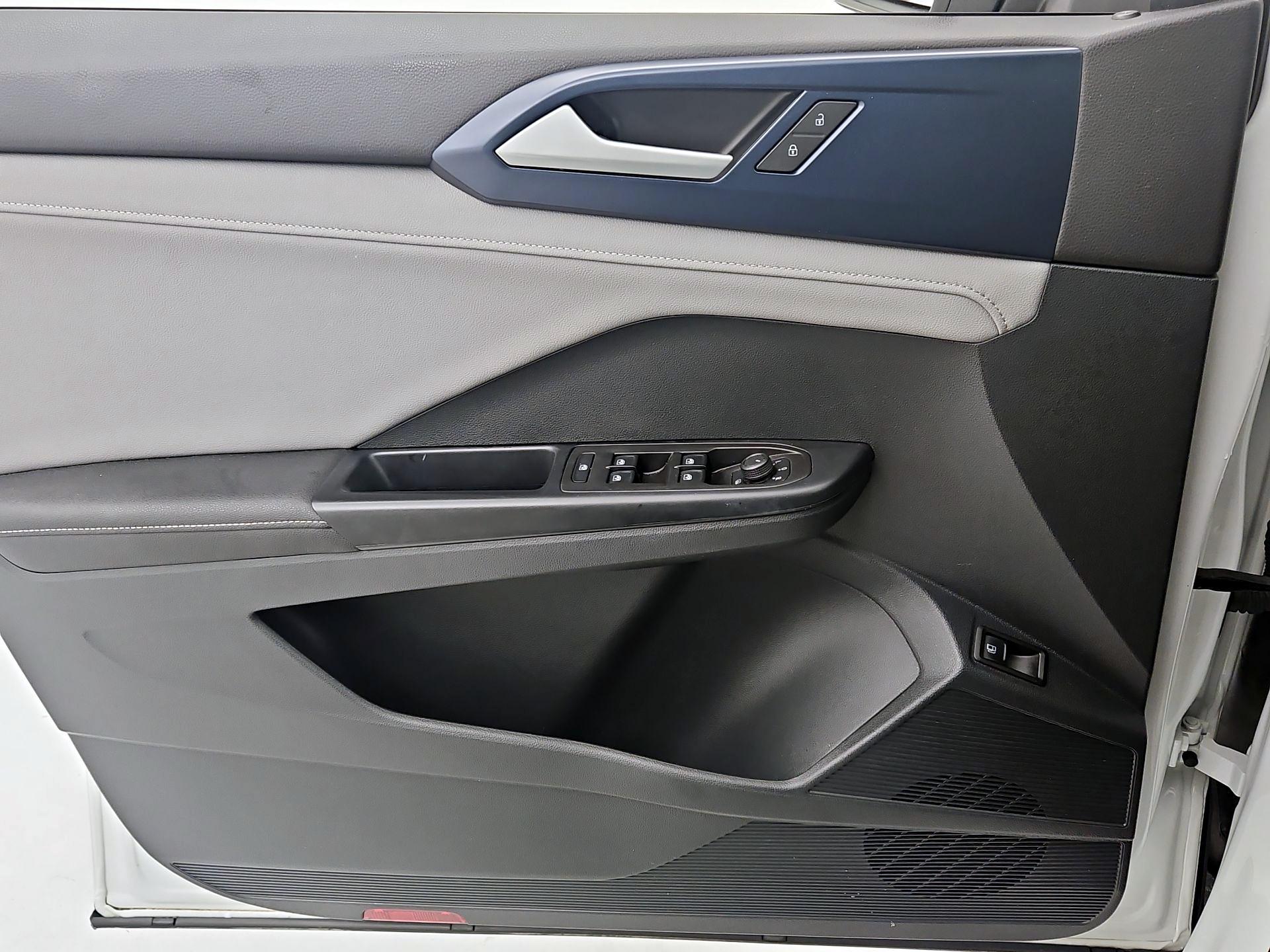 Thumbnail: 2024 Volkswagen Taos - 12