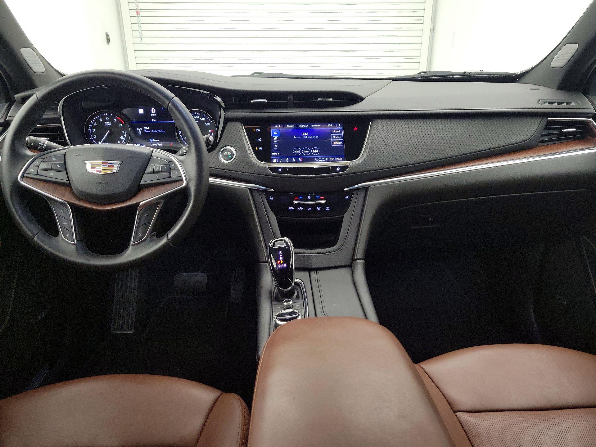 Thumbnail: 2023 Cadillac XT5 - 9