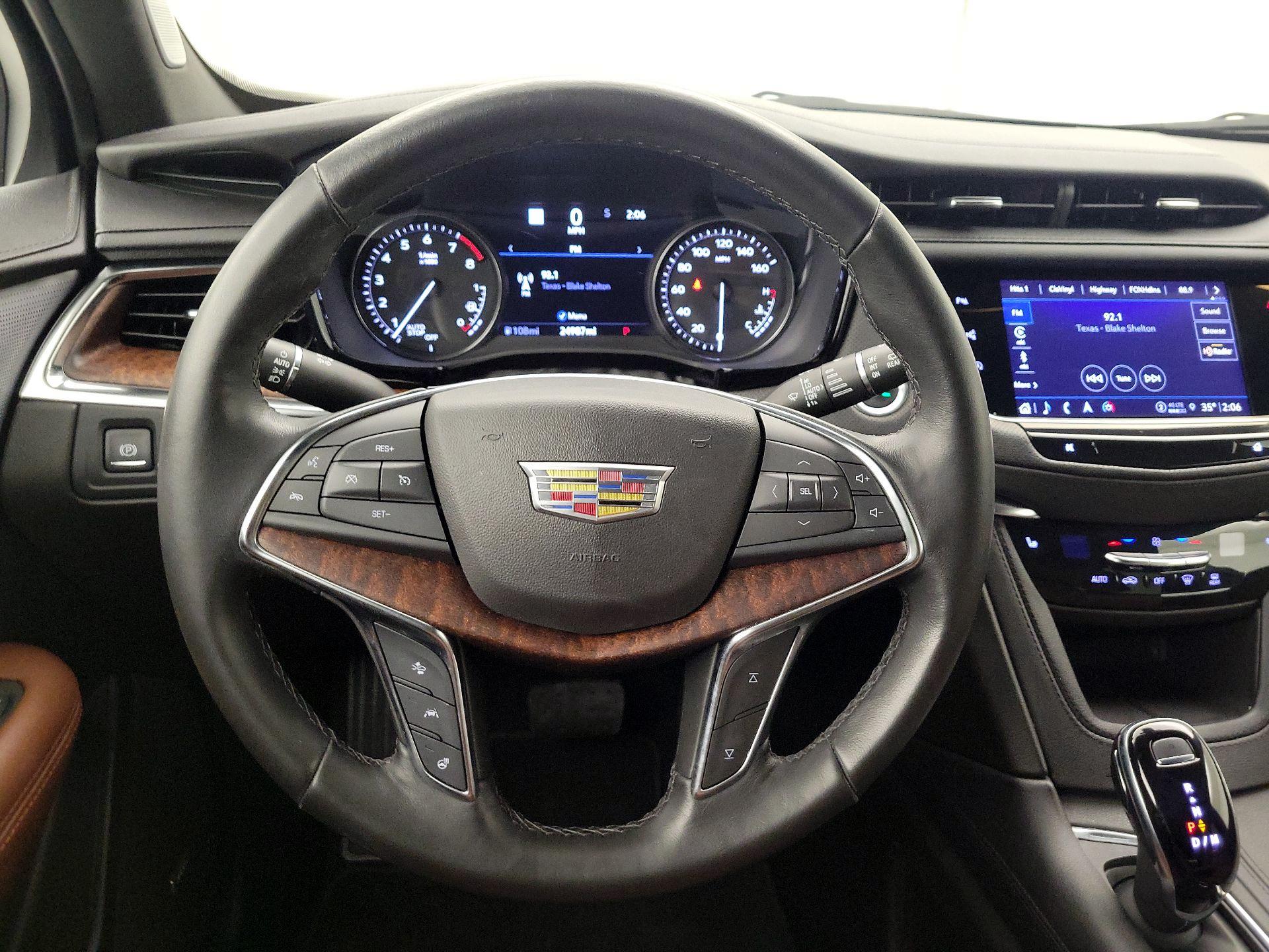 Thumbnail: 2023 Cadillac XT5 - 10