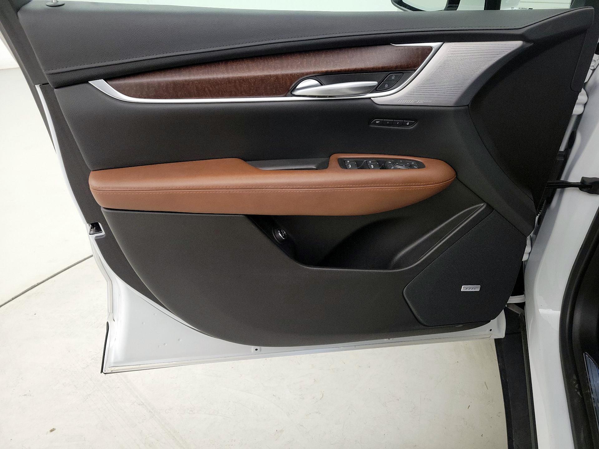 Thumbnail: 2023 Cadillac XT5 - 12