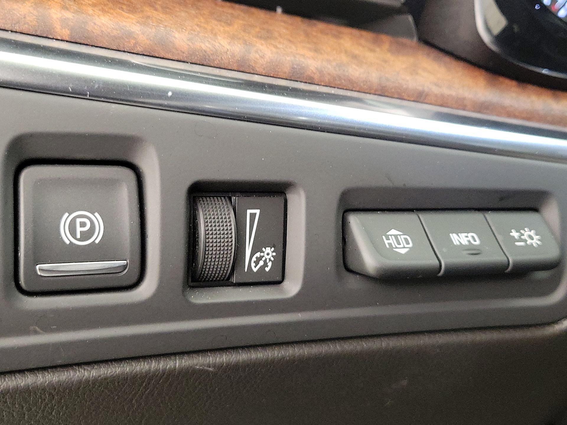 Thumbnail: 2023 Cadillac XT5 - 13