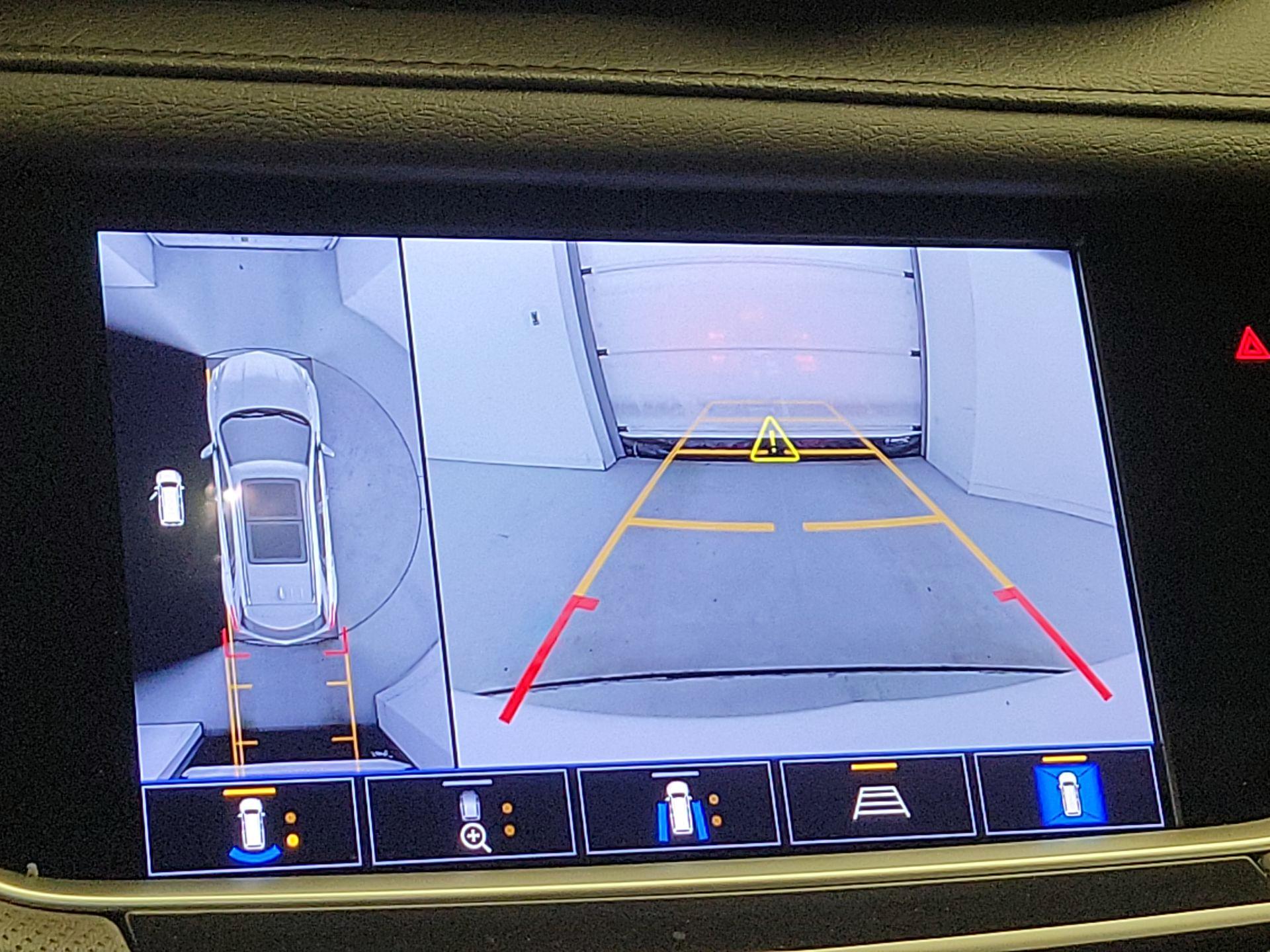 Thumbnail: 2023 Cadillac XT5 - 15