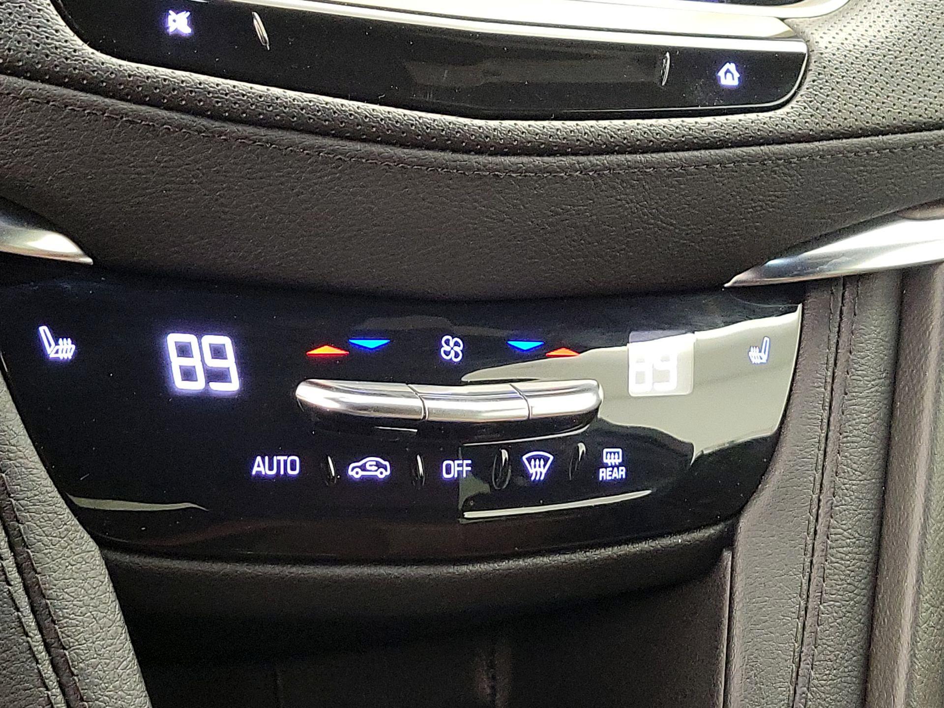 Thumbnail: 2023 Cadillac XT5 - 17