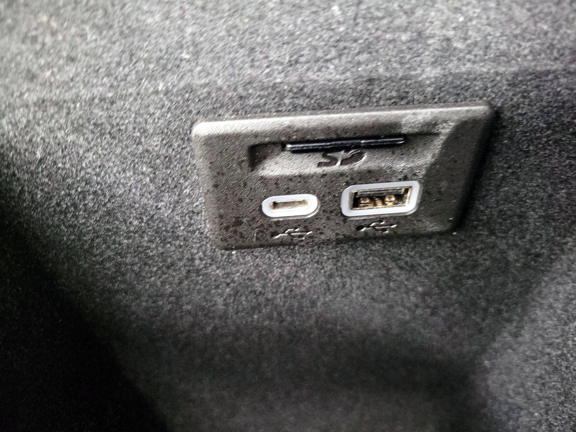 Thumbnail: 2023 Cadillac XT5 - 19