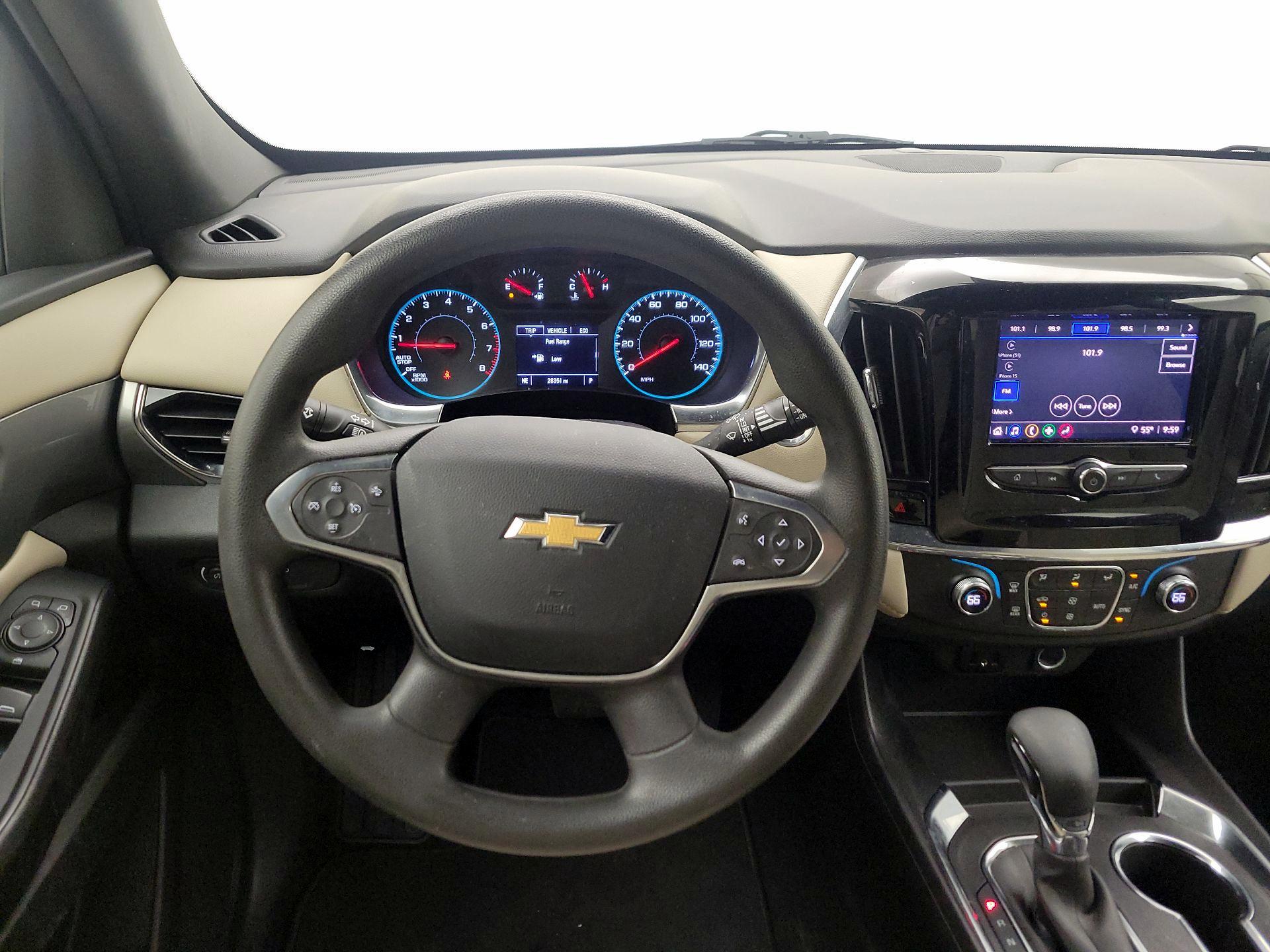 Thumbnail: 2023 Chevrolet Traverse - 10