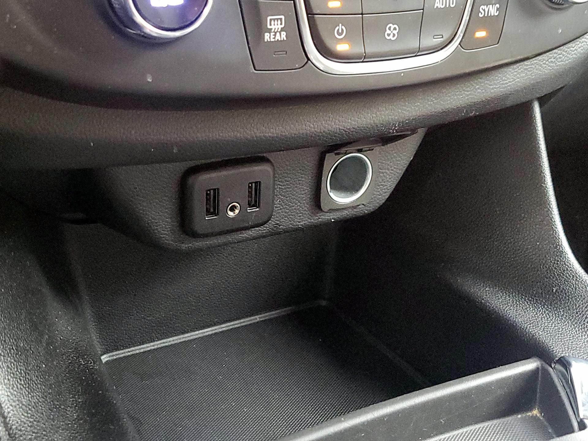 Thumbnail: 2023 Chevrolet Traverse - 18