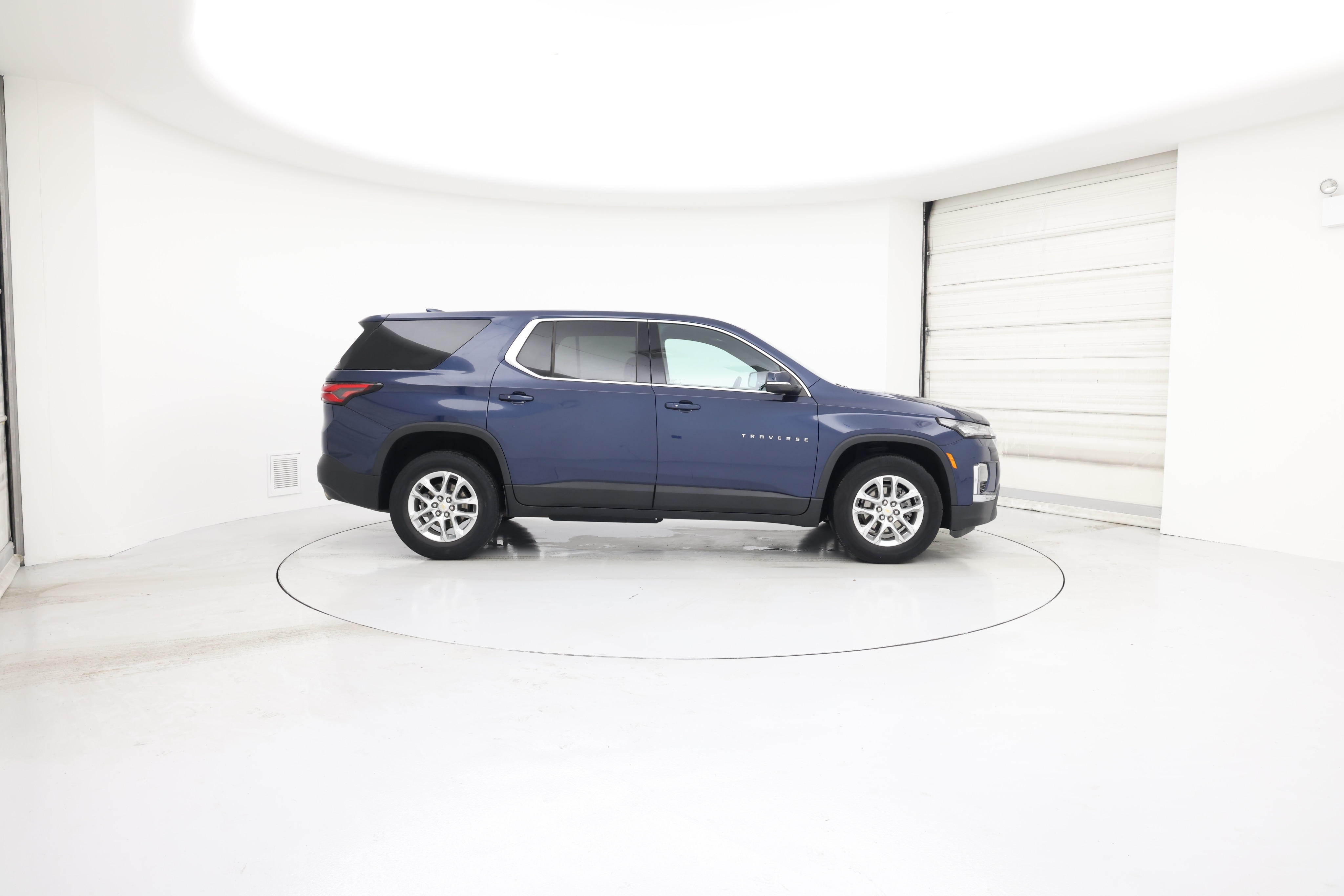 Thumbnail: 2023 Chevrolet Traverse - 7