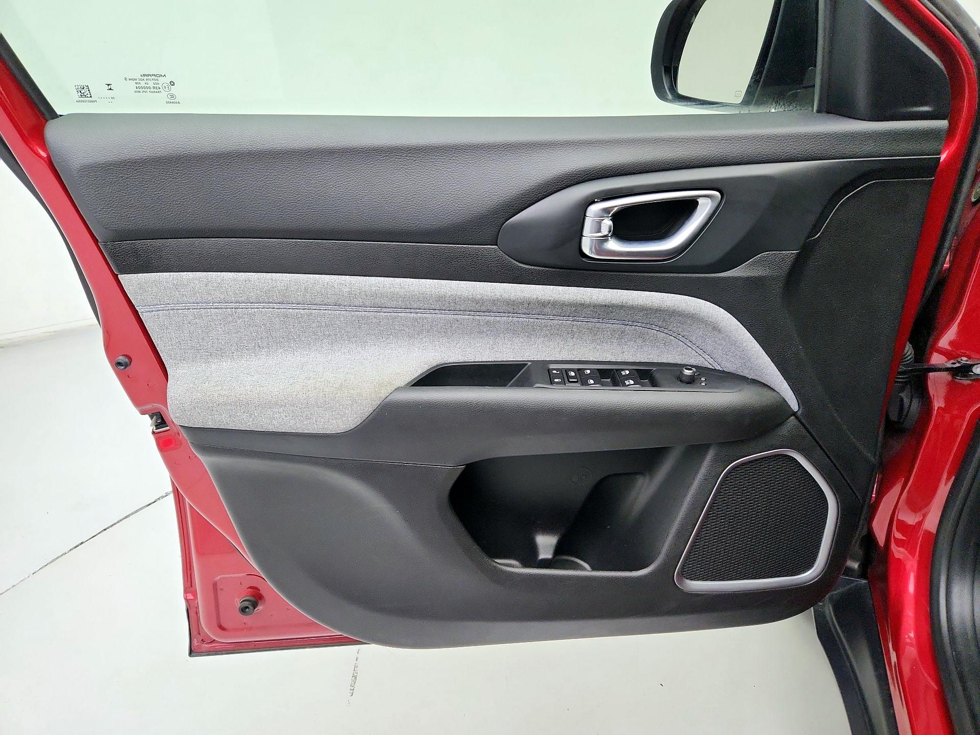 Thumbnail: 2025 Jeep Compass - 12