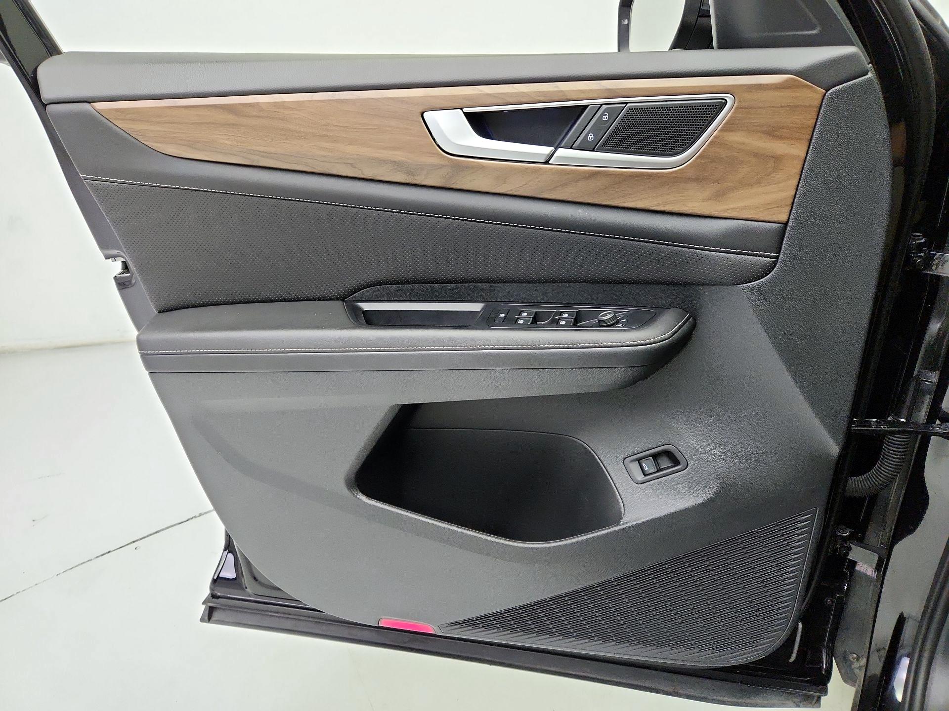 Thumbnail: 2025 Volkswagen Atlas - 12