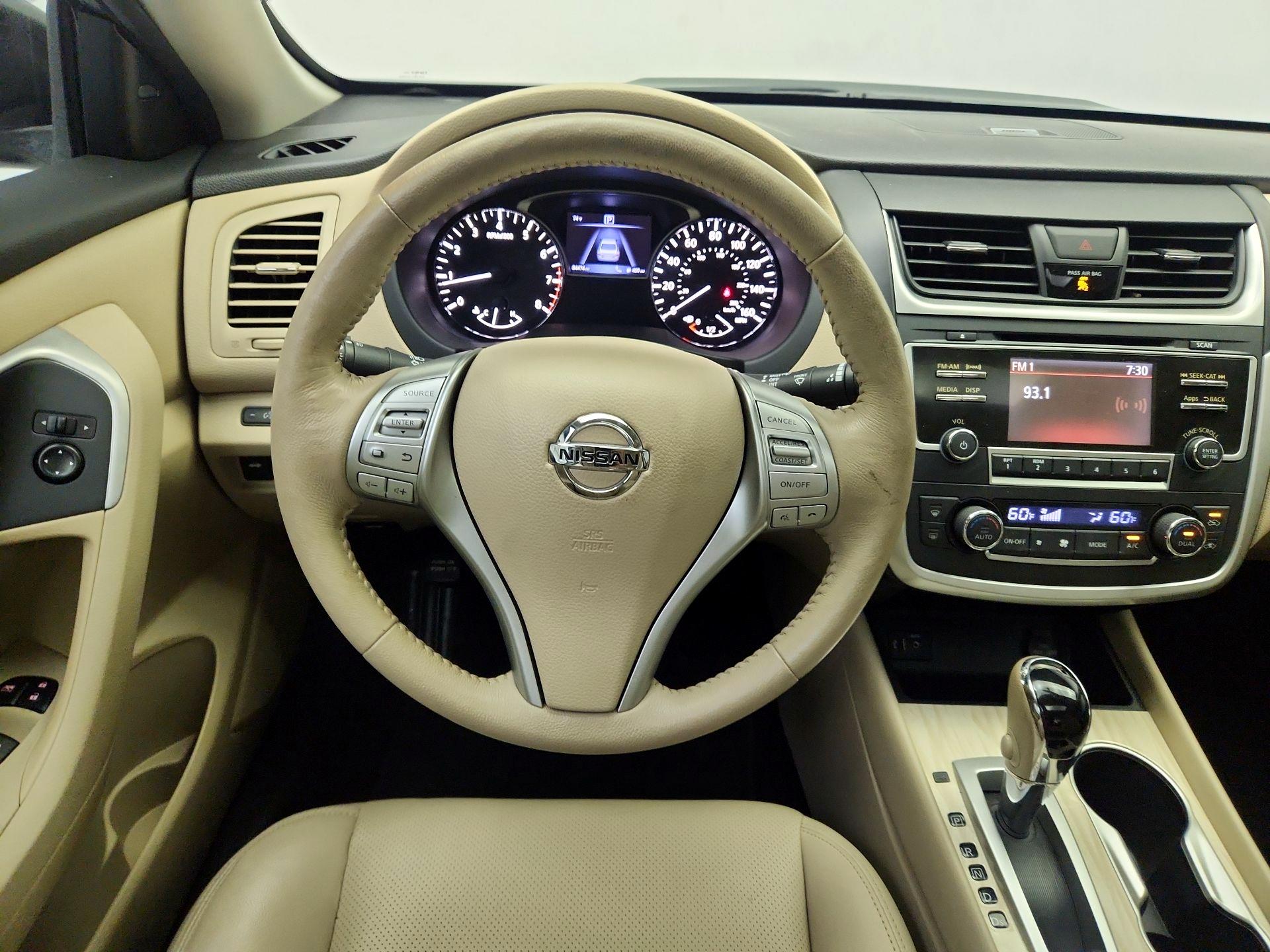 Thumbnail: 2016 Nissan Altima - 10