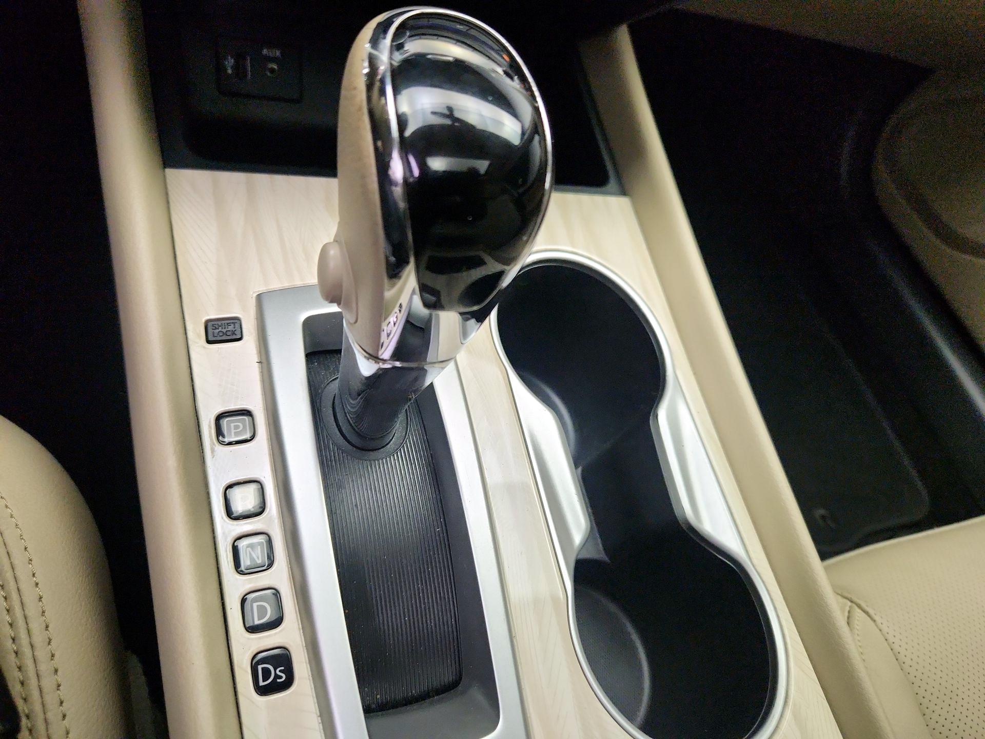 Thumbnail: 2016 Nissan Altima - 17