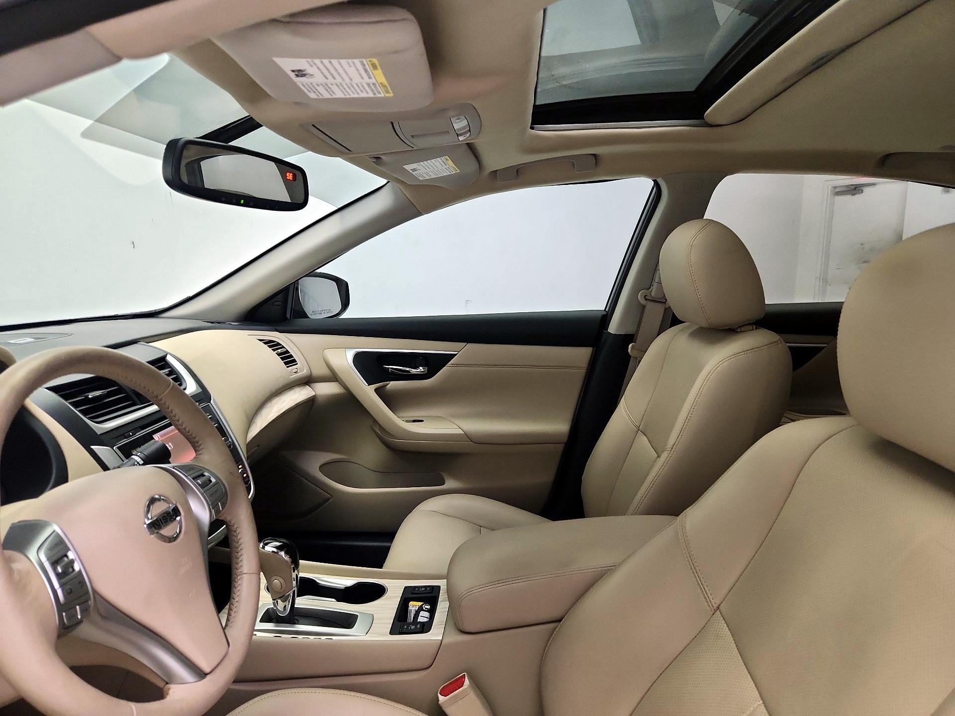 Thumbnail: 2016 Nissan Altima - 19