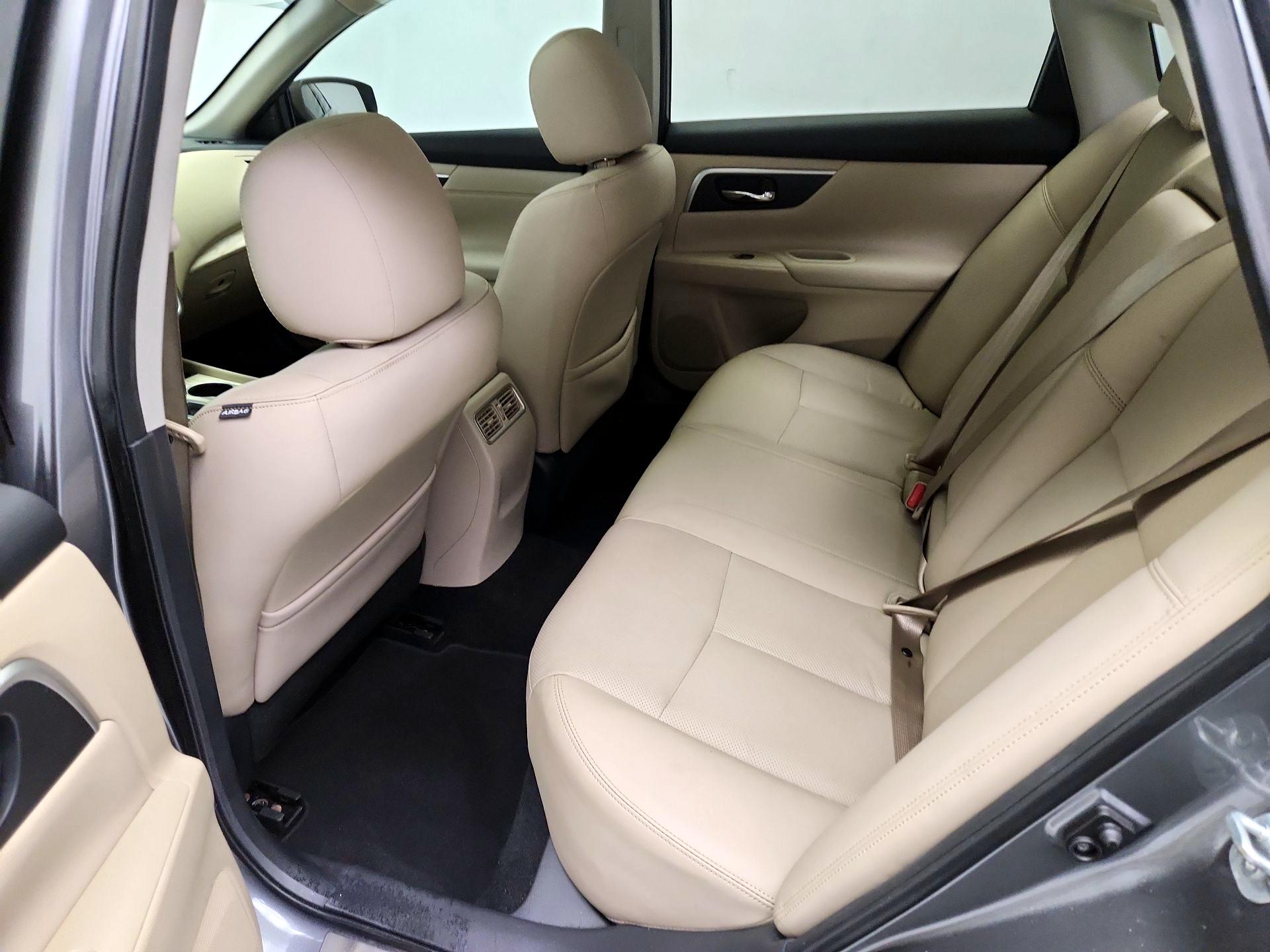Thumbnail: 2016 Nissan Altima - 20