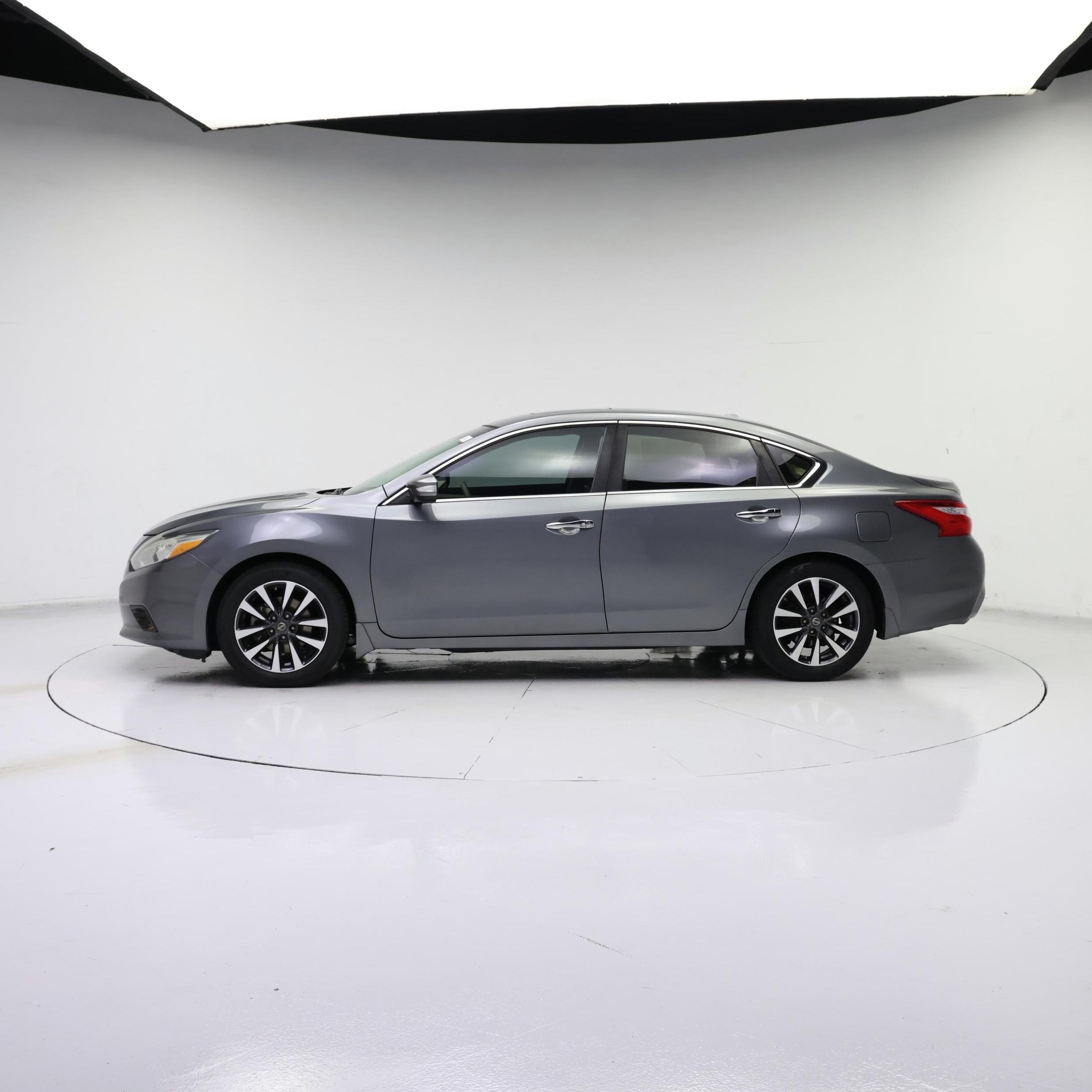 Thumbnail: 2016 Nissan Altima - 3