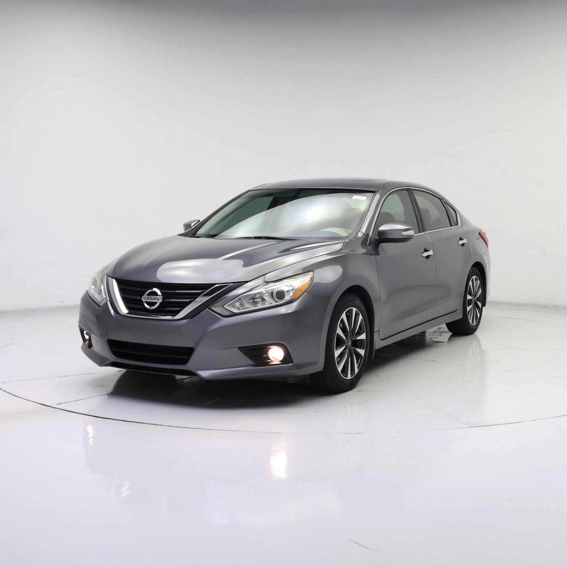 Thumbnail: 2016 Nissan Altima - 4