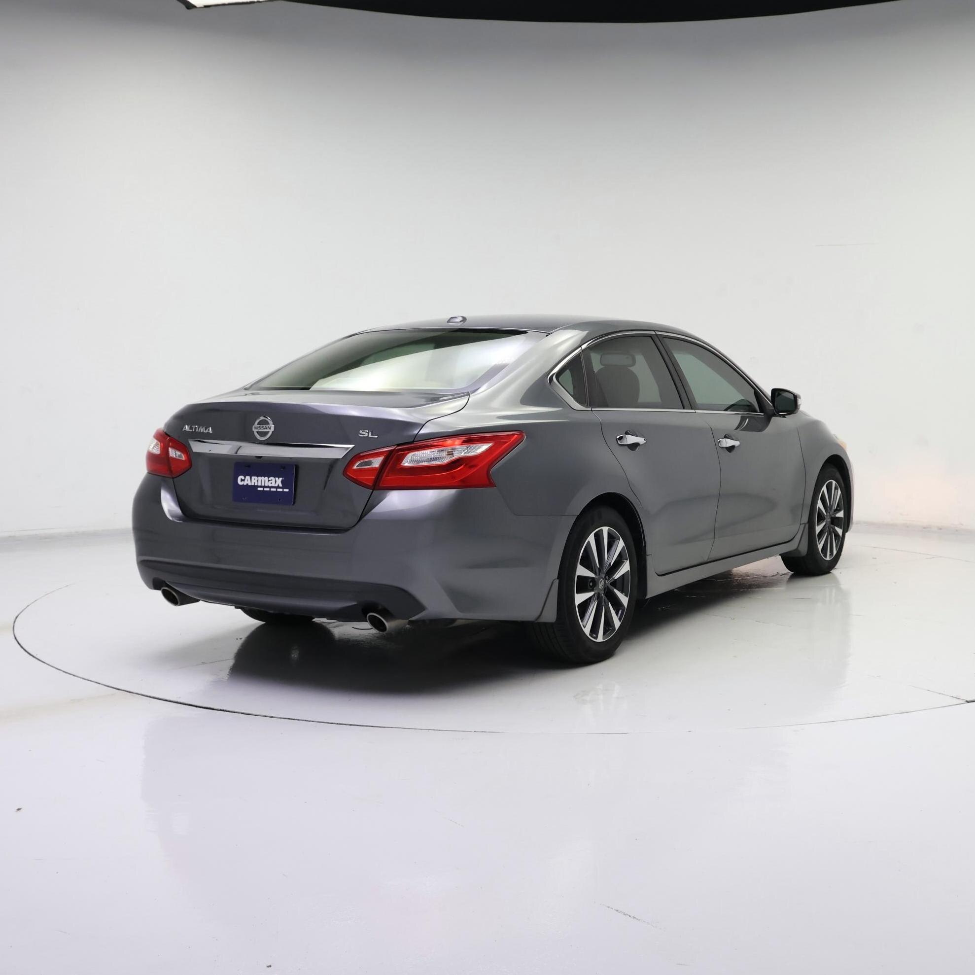 Thumbnail: 2016 Nissan Altima - 8