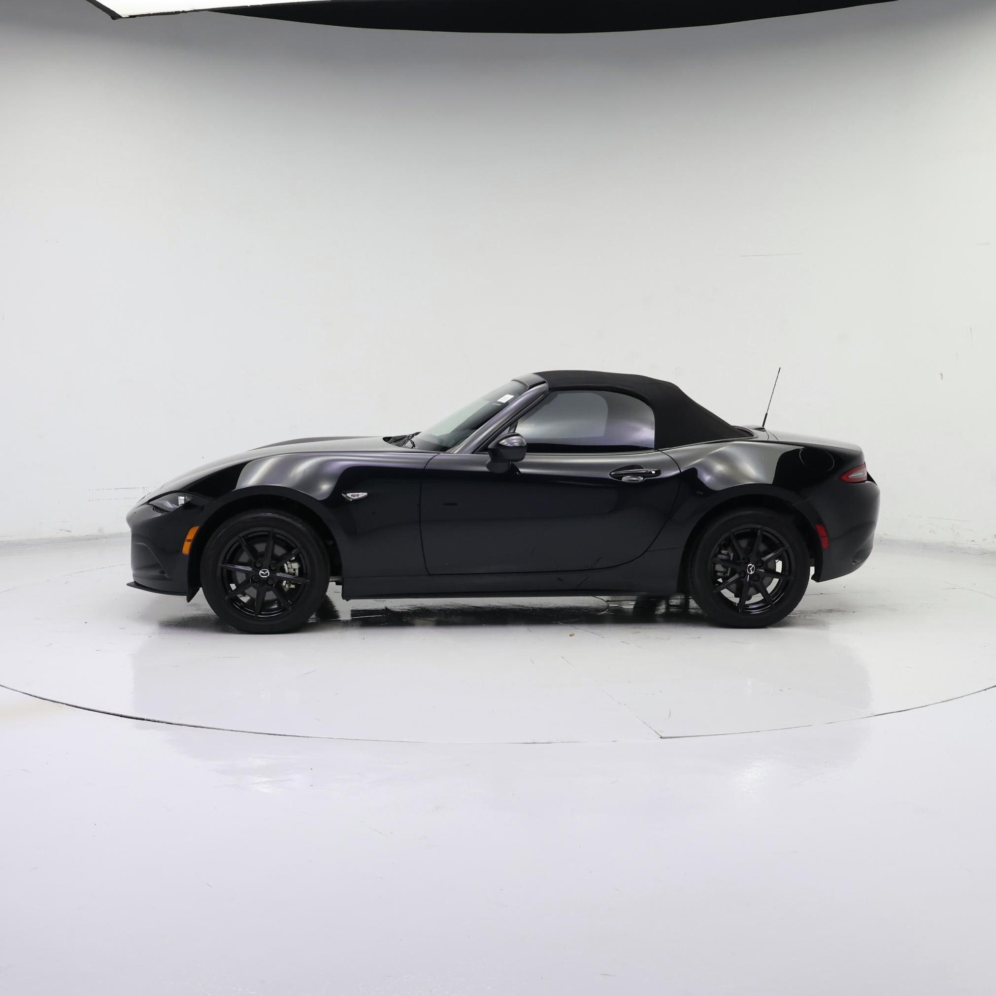 Thumbnail: 2025 Mazda MX-5 Miata - 3