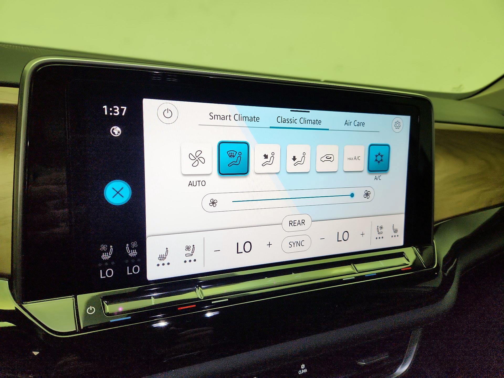 Thumbnail: 2025 Volkswagen Atlas - 16