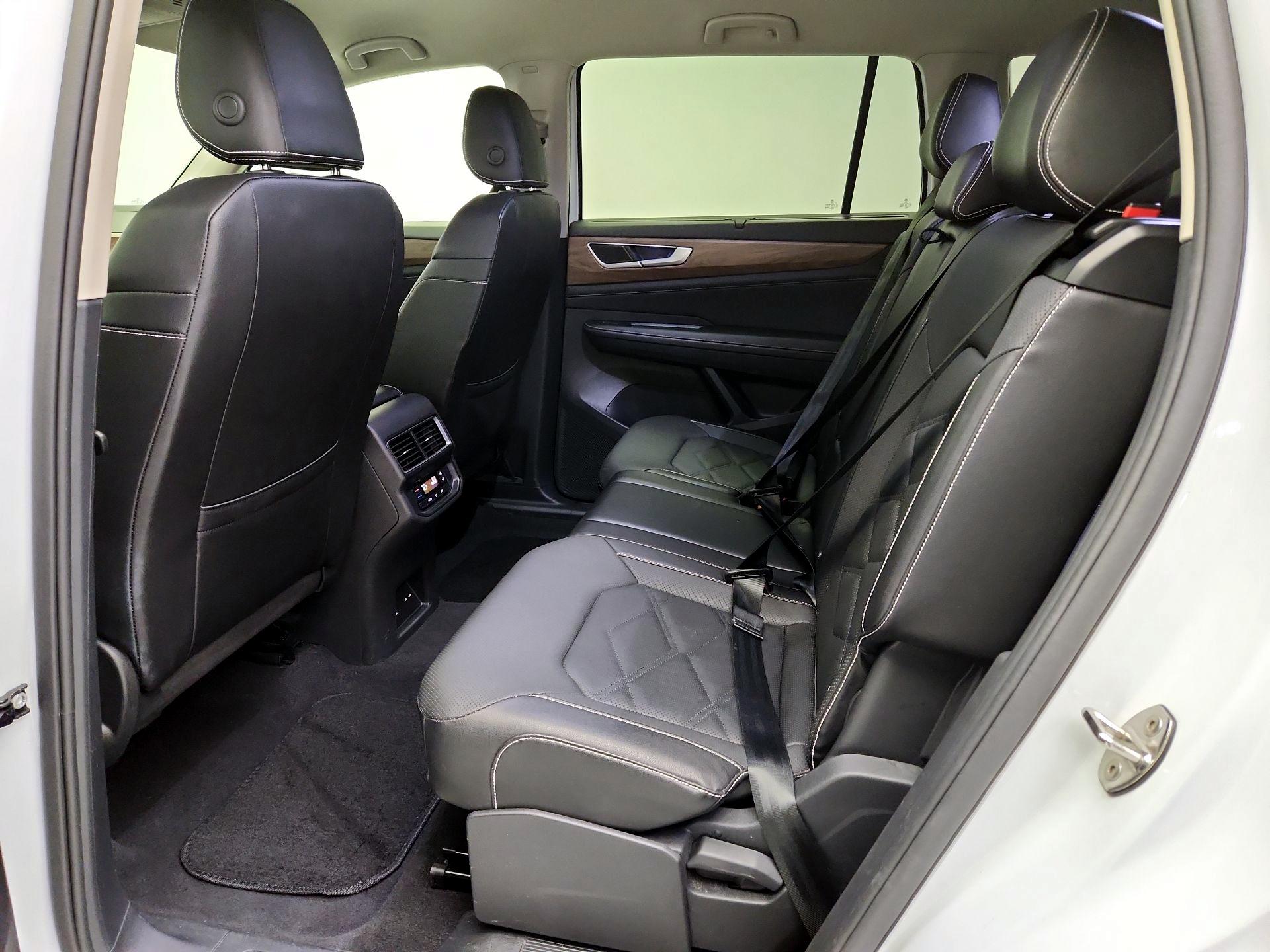 Thumbnail: 2025 Volkswagen Atlas - 19