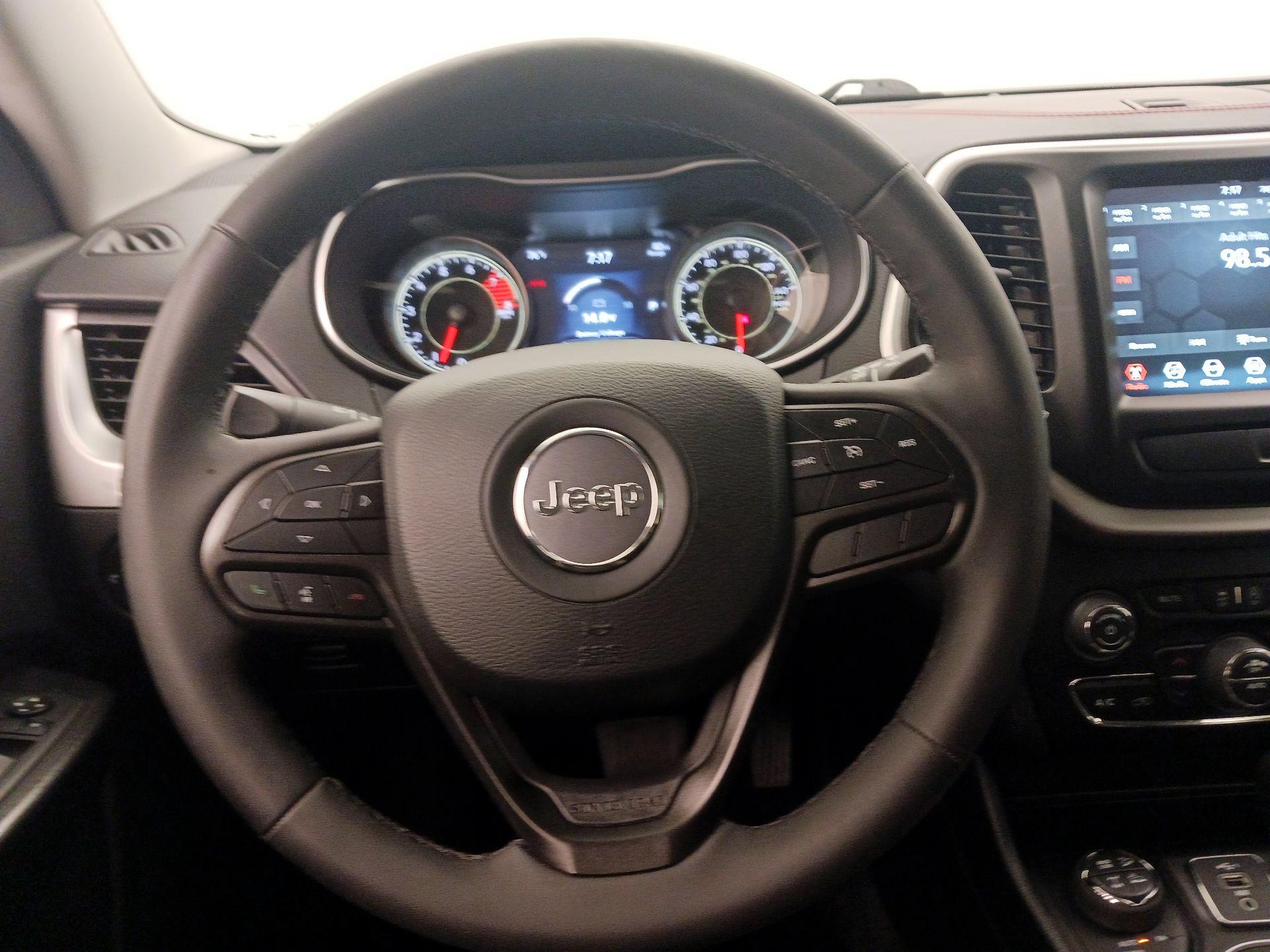 Thumbnail: 2022 Jeep Cherokee - 10