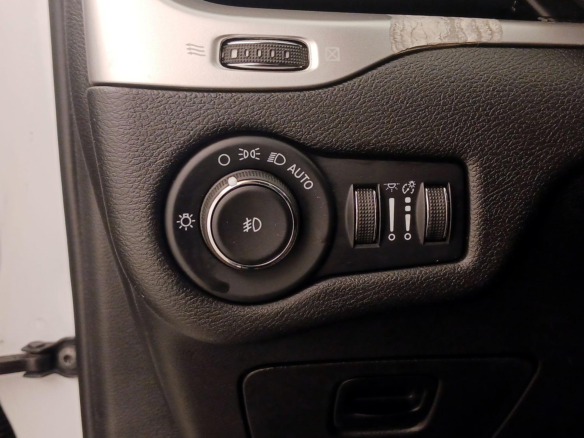 Thumbnail: 2022 Jeep Cherokee - 13