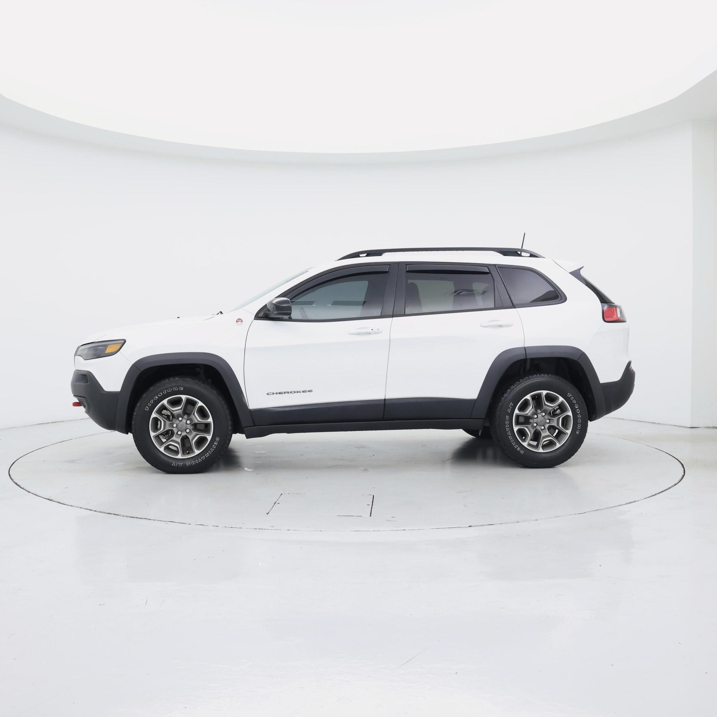 Thumbnail: 2022 Jeep Cherokee - 3