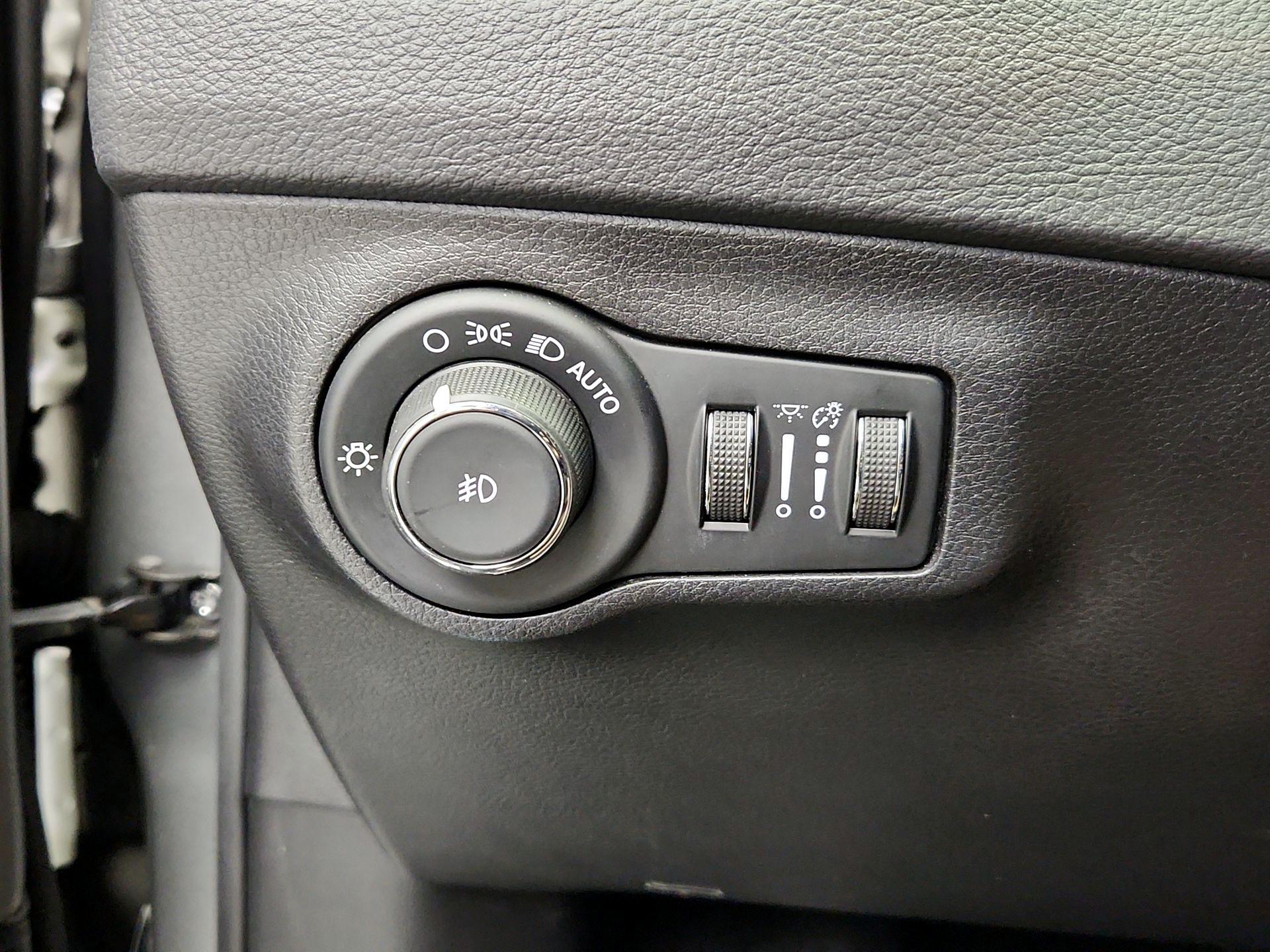 Thumbnail: 2019 Jeep Compass - 13