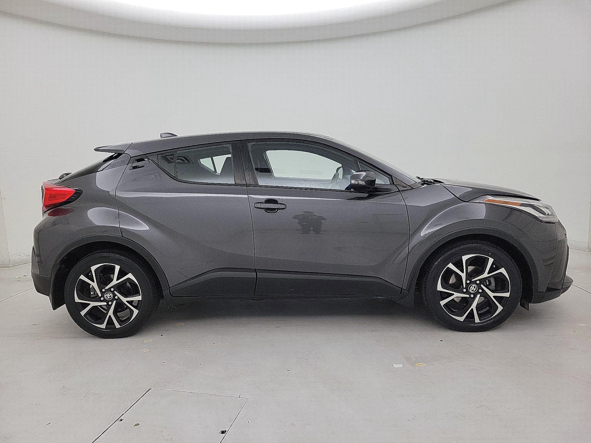Thumbnail: 2021 Toyota C-HR - 4
