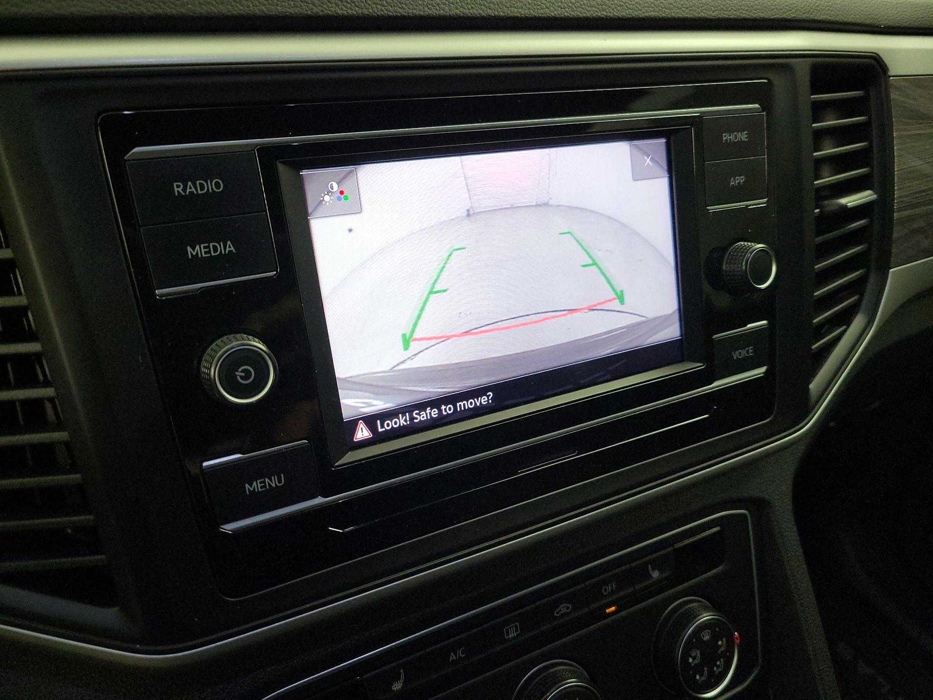 Thumbnail: 2022 Volkswagen Atlas - 14