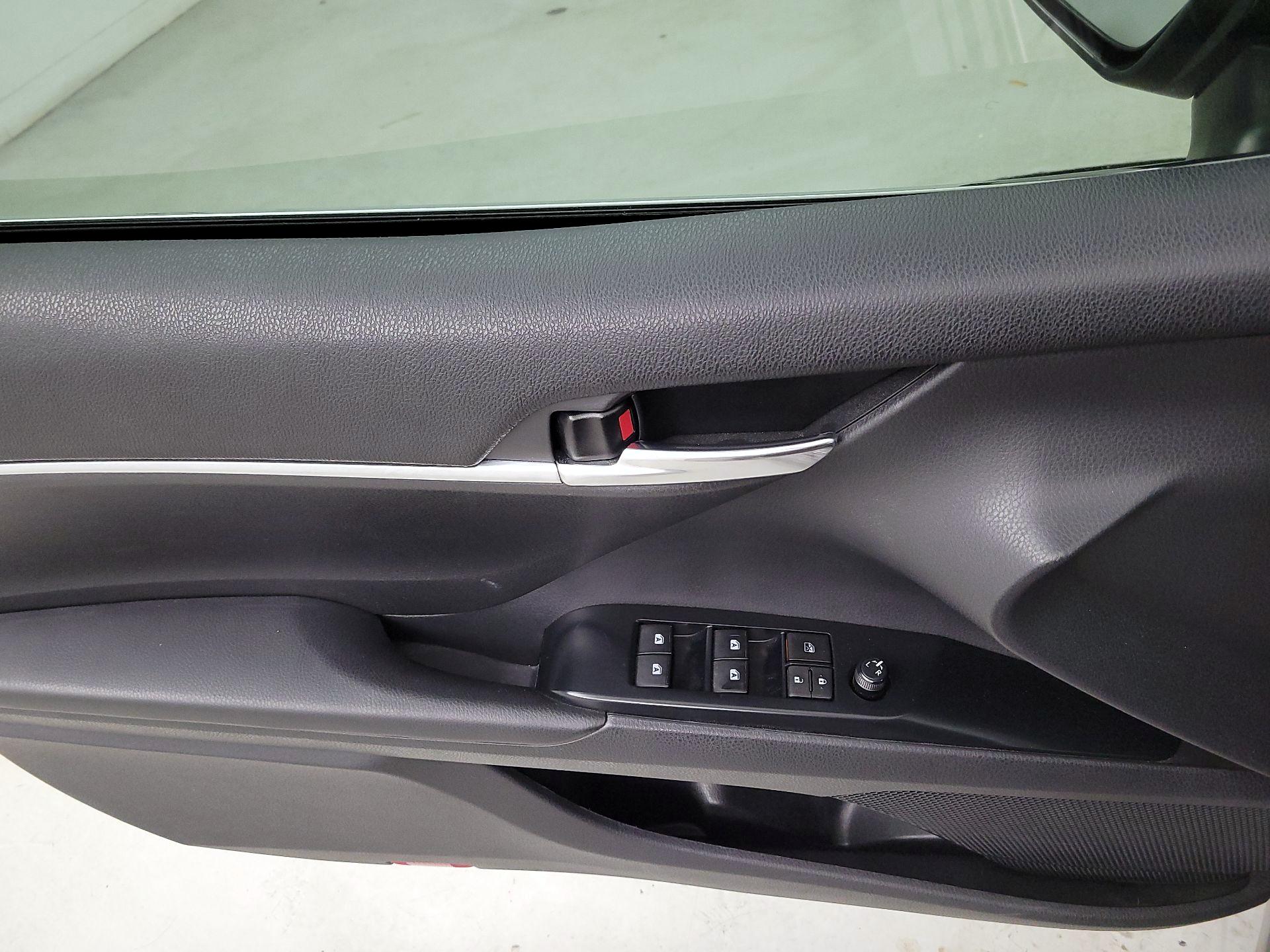 Thumbnail: 2020 Toyota Camry - 12