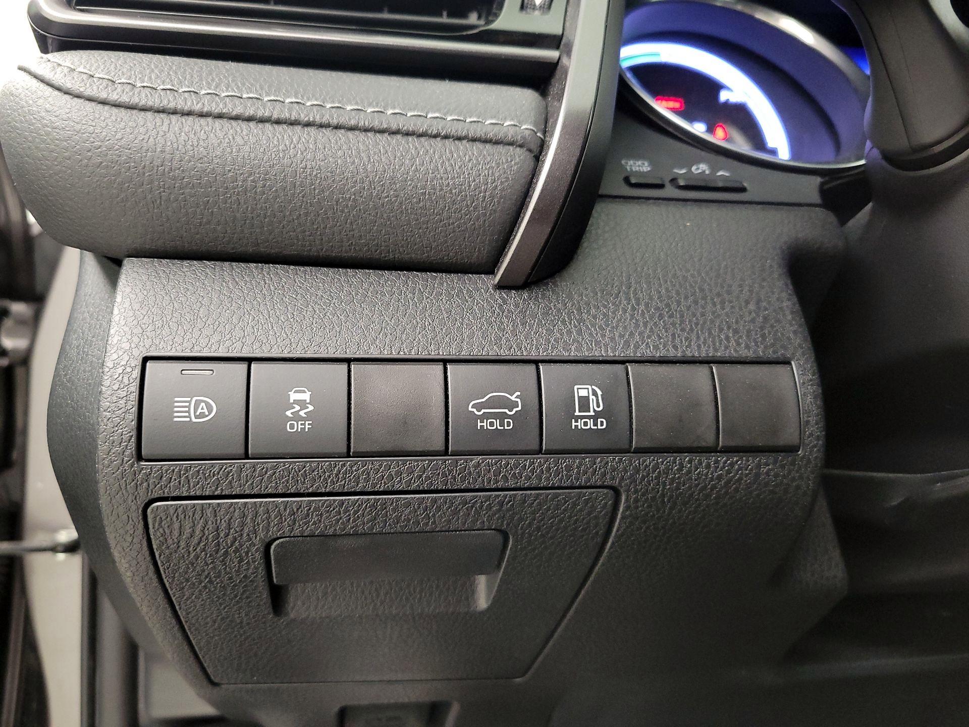 Thumbnail: 2020 Toyota Camry - 13