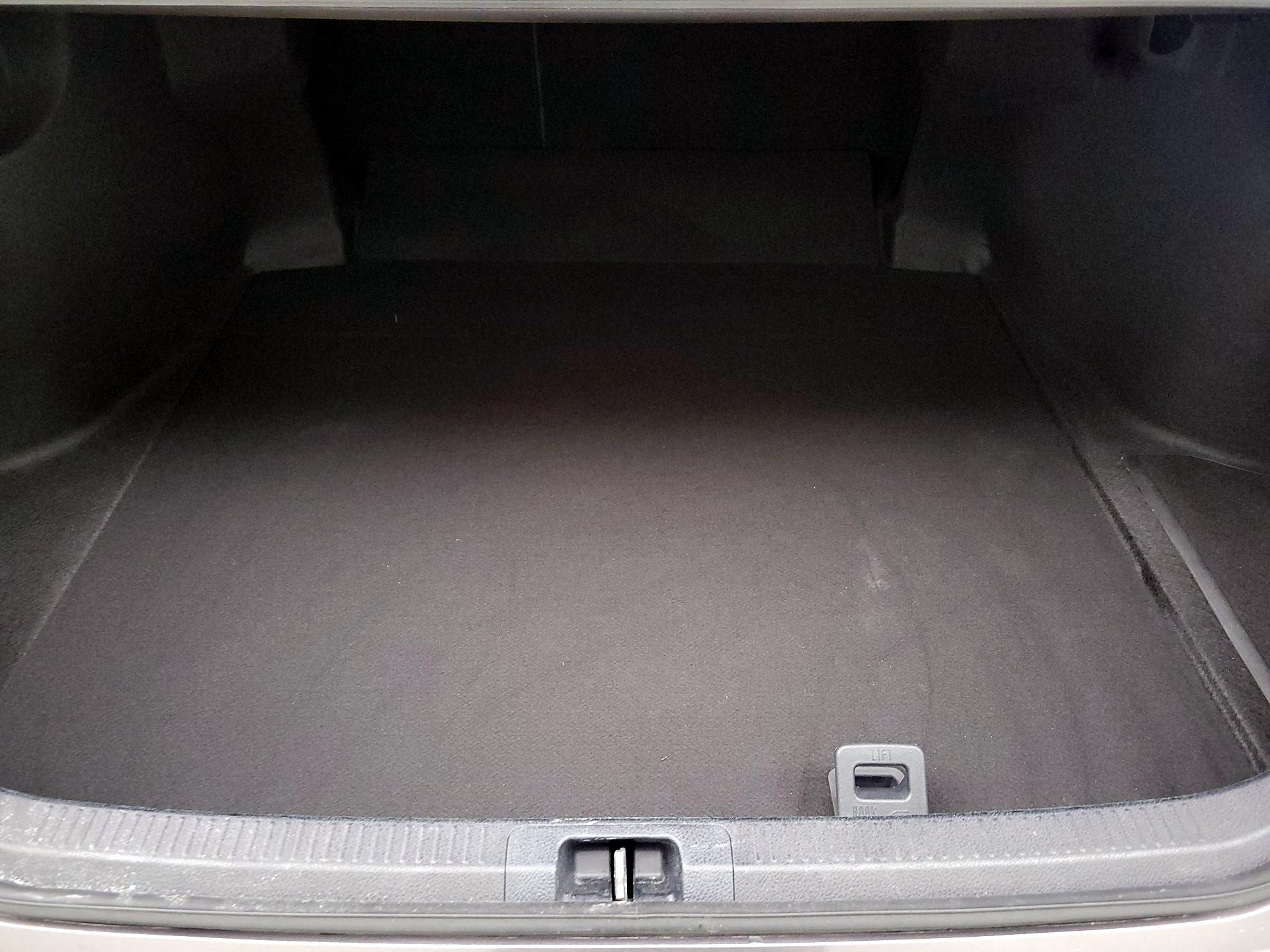 Thumbnail: 2020 Toyota Camry - 20