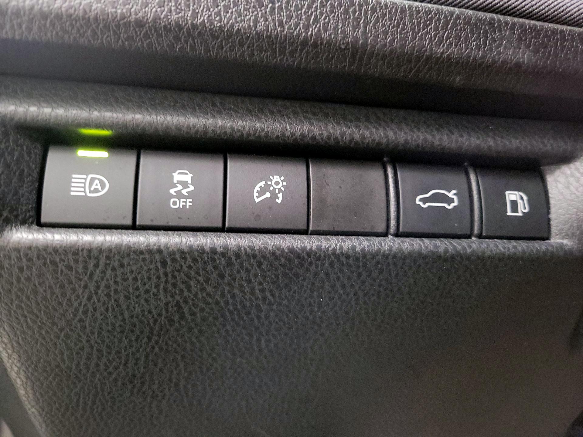 Thumbnail: 2025 Toyota Camry - 13