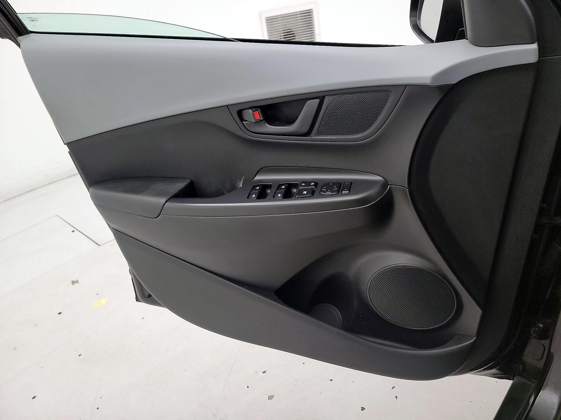 Thumbnail: 2020 Hyundai Kona - 12